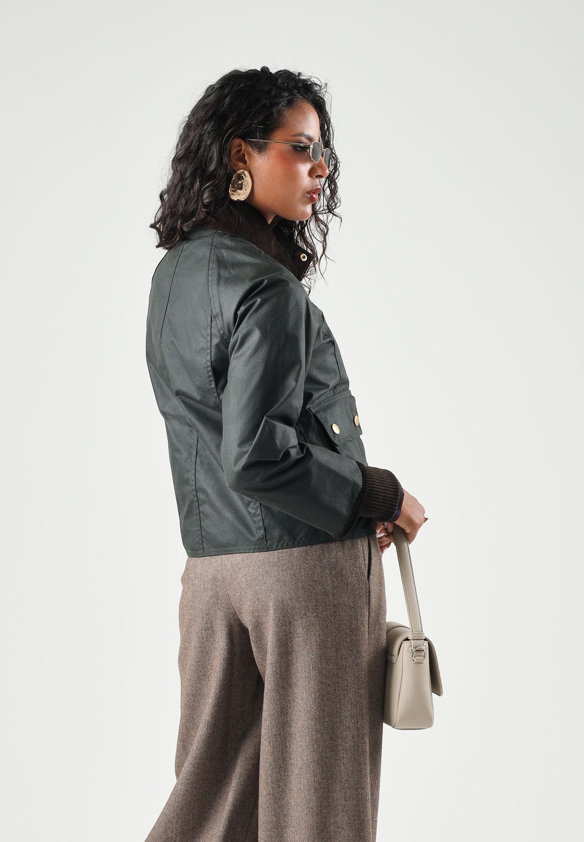 BARBOUR Giubbotto CROPPED BEADNELL verde per donna con taglio corto e colletto in velluto a coste. 262MLWX1403 SG51 BARBOUR 
