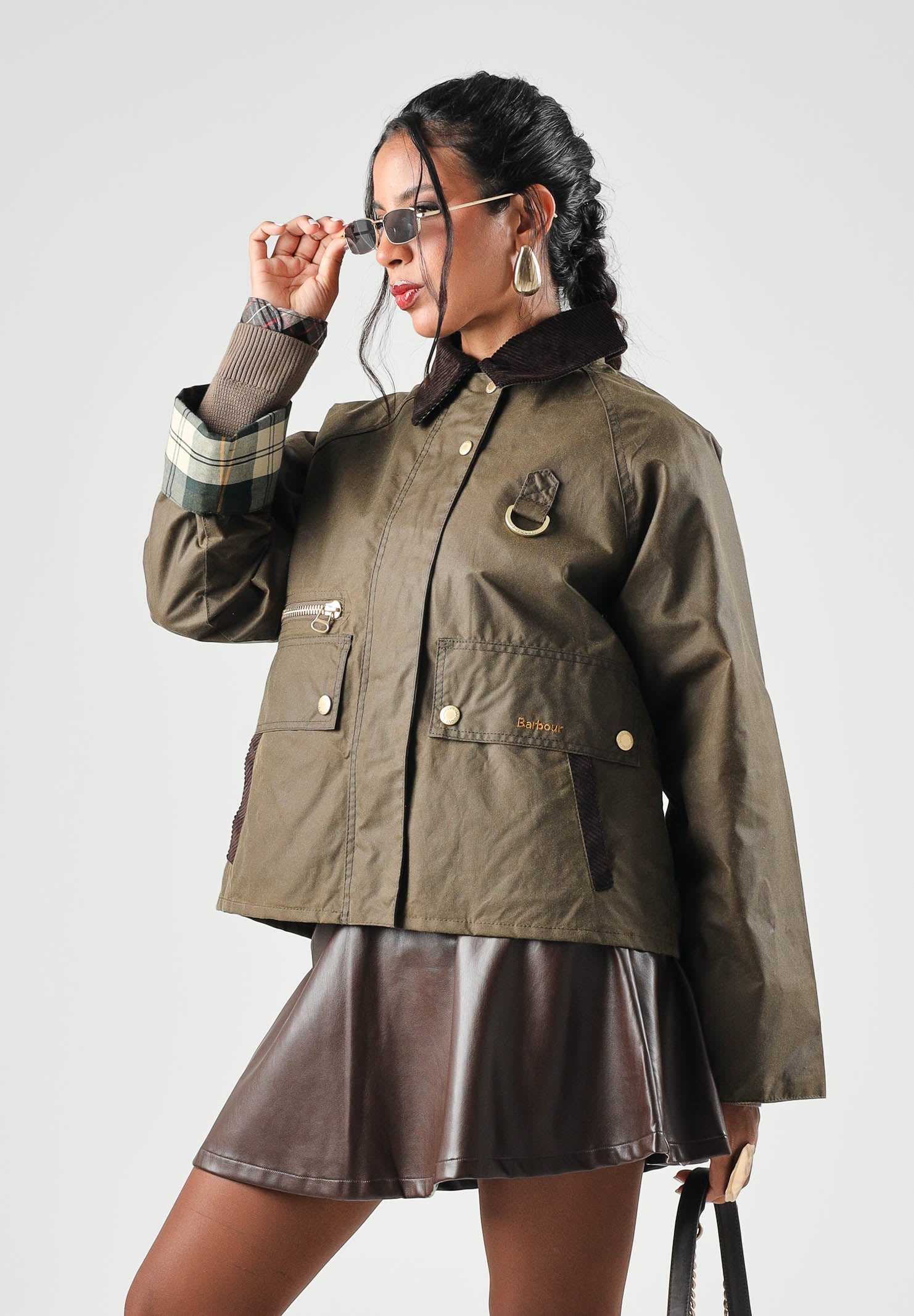 BARBOUR Giacca a vento COTTINGHAM WAXED  marrone da donna con colletto in velluto e taschino zippato sul petto. 262MLWX1577 SN91 BARBOUR 