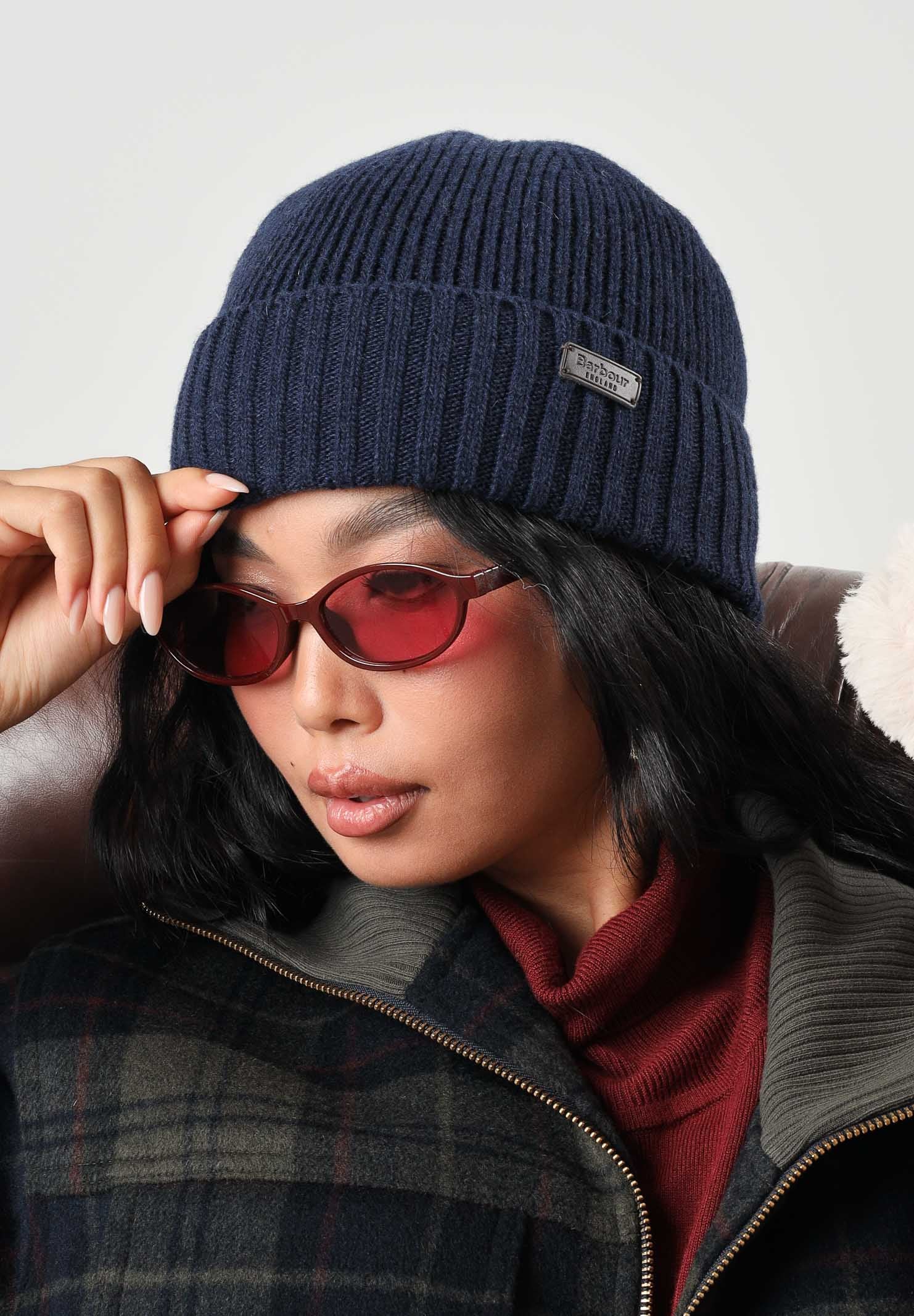 BARBOUR Cappelli Carlton beanie navy per uomo e donna con risvolto a coste e targhetta logo in pelle. 262MMHA0449 NY31 BARBOUR 