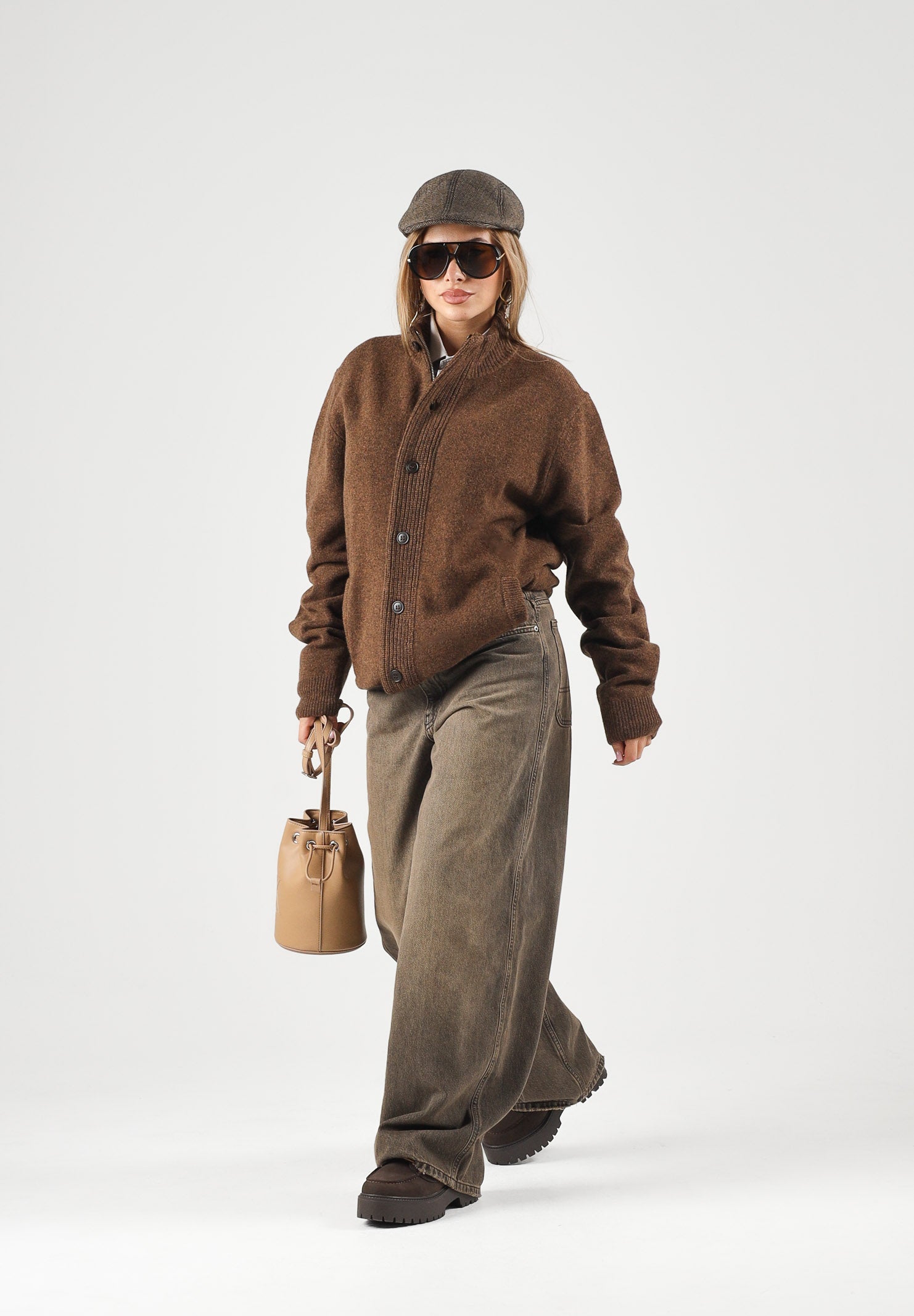 BARBOUR Cardigan ESSENTIAL PATCH marrone caldo con collo alto, chiusura frontale con zip coperta da bottoni e toppe sui gomiti per uomo e donna 262MMKN0731 OR51 BARBOUR 