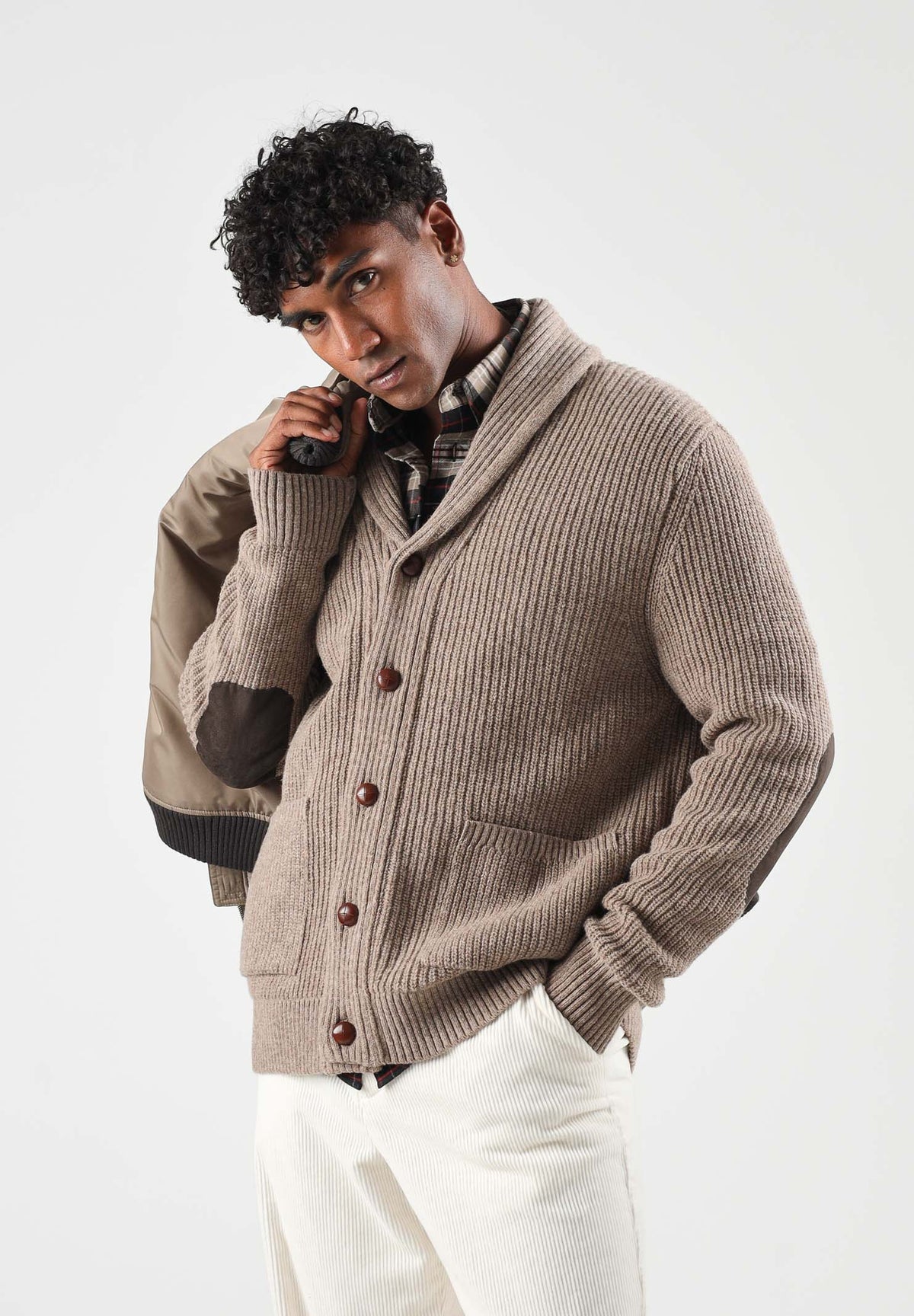 BARBOUR Cardigan corto HARTLAND SHAWL NECK marrone per uomo con collo sciallato, bottoni in pelle 262MMKN1761 ST51 BARBOUR 