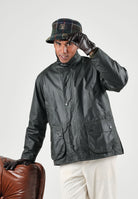 BARBOUR Giubbotto BEDALE WAX JACKET verde da uomo con colletto in velluto a coste e tasche scaldamani. 262MMWX0018 SG91 BARBOUR 
