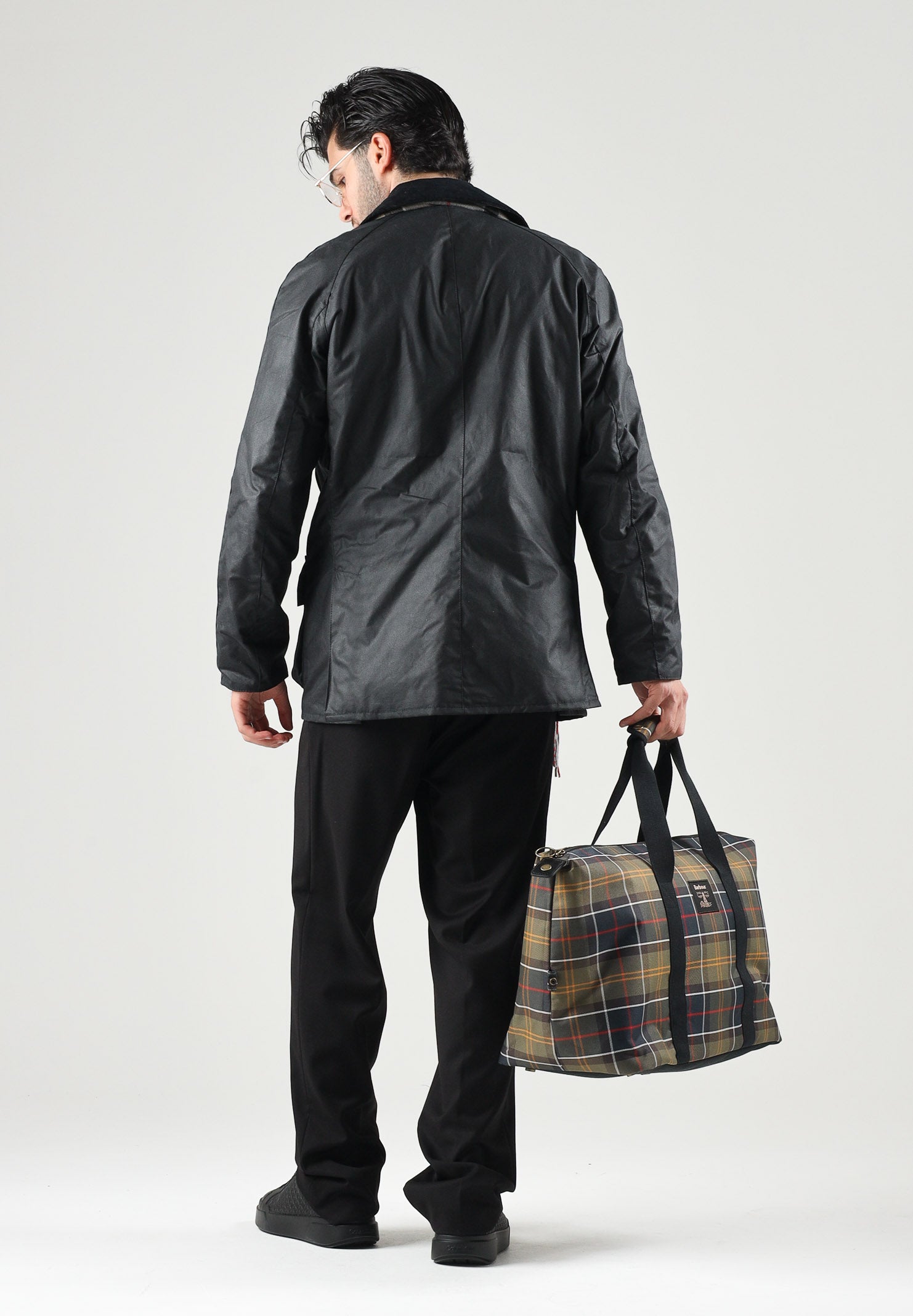 BARBOUR Giubbotto ASHBY WAX JACKET navy-blu per uomo con colletto in velluto blu scuro e tasche frontali con pattina. 262MMWX0339 NY92 BARBOUR 