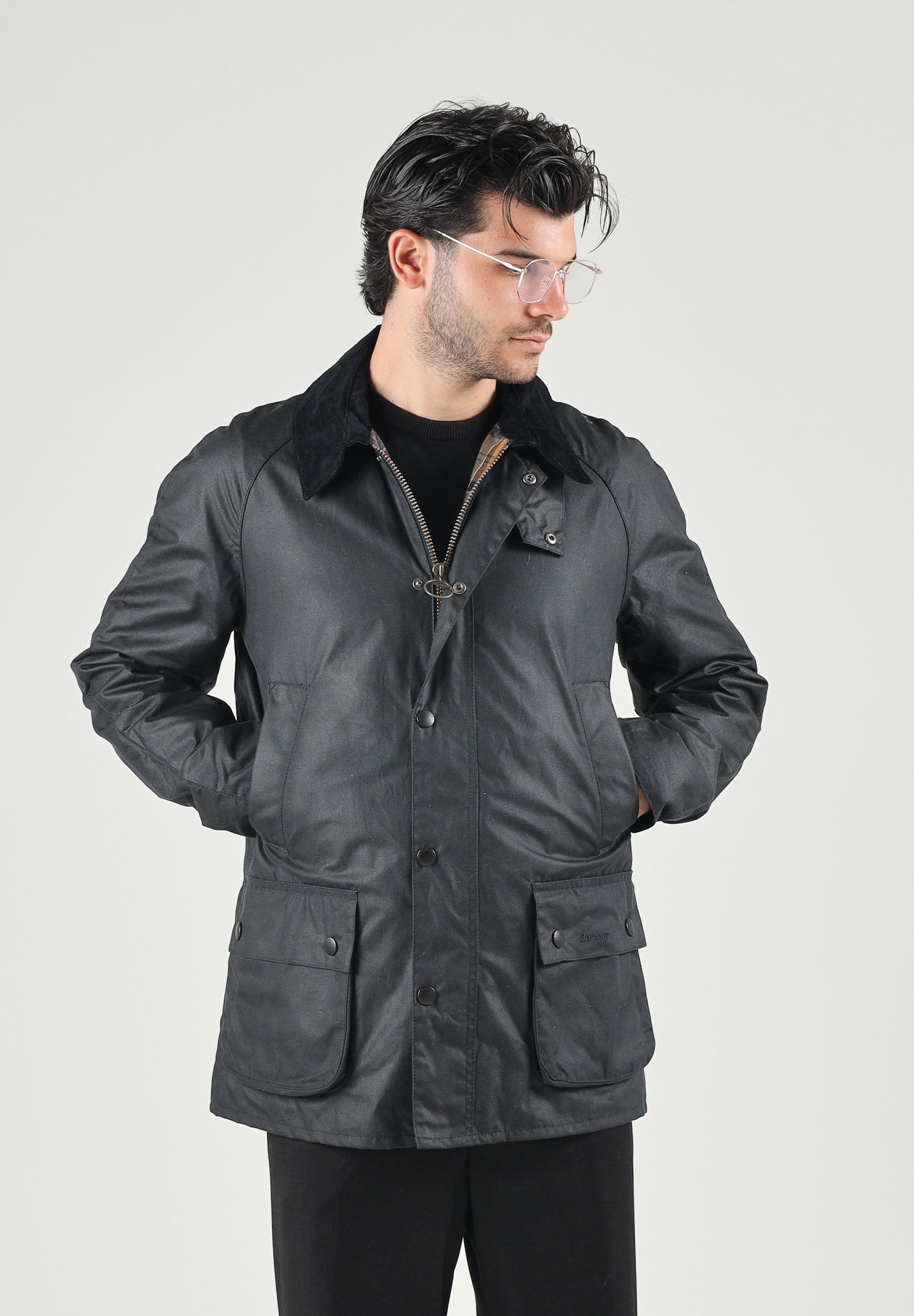 BARBOUR Giubbotto ASHBY WAX JACKET navy-blu per uomo con colletto in velluto blu scuro e tasche frontali con pattina. 262MMWX0339 NY92 BARBOUR 