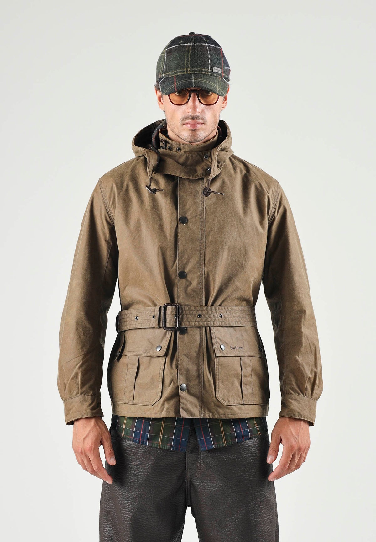 BARBOUR Giubbotto INTERNATIONAL sand-marrone per uomo con cintura in vita, mostrine sulle spalle 262MMWX2537 SN31 BARBOUR 