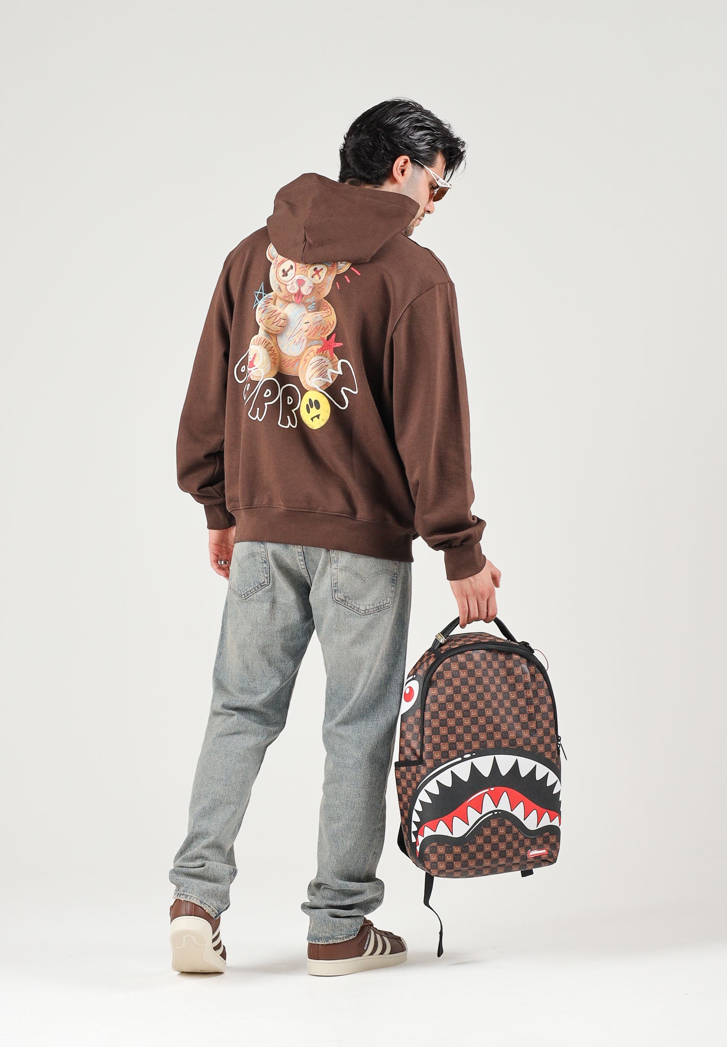 BARROW Felpa con cappuccio choco-marrone per uomo e donna con stampe grafiche colorate sul petto. F6BWUAHS046 1050 BARROW 