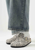 BIRKENSTOCK Sabot Boston Rivet Logo Snake Oyster beige unisex. 1033086 . BIRKENSTOCK 
