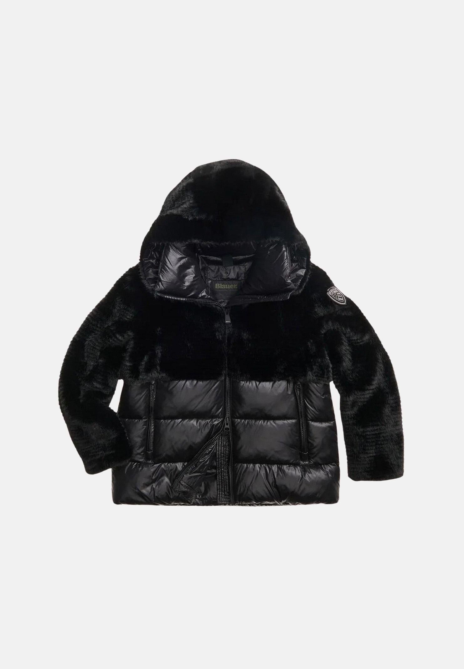 BLAUER Piumino corto FANEVIL Nero nero da donna, bimaterico in pelliccia sintetica e nylon lucido trapuntato, con imbottitura Sorona® Aura, cappuccio fisso e chiusura frontale con zip. 26WBLDC02304-007685 999 BLAUER 