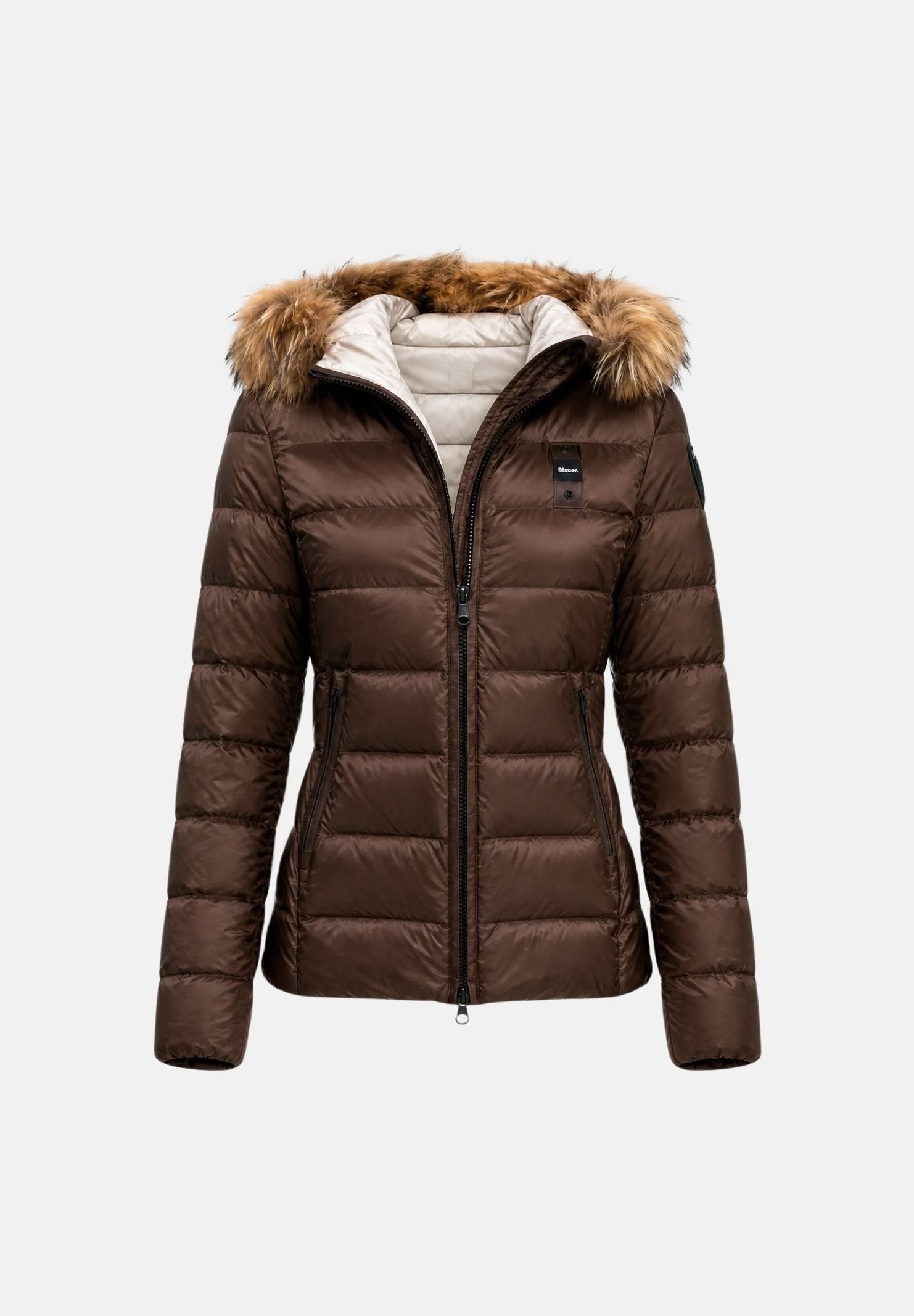BLAUER Piumino corto ARCADIA Brown marrone cioccolato da donna, in nylon lucido con imbottitura in vera piuma d'anatra, cappuccio fisso con bordo in vera pelliccia naturale removibile, trapuntatura orizzontale e fodera beige a contrasto. 26WBLDC03038-006047 30BEI BLAUER 