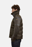 BLAUER Giubbotto in montone ecologico e nylon AMHERST Marrone Scuro marrone testa di moro da uomo, con pelliccia sintetica su collo e polsini, imbottitura Sorona® Aura, chiusura frontale con zip e tasche con bottoni automatici. 26WBLUC02239-007280 382 BLAUER 