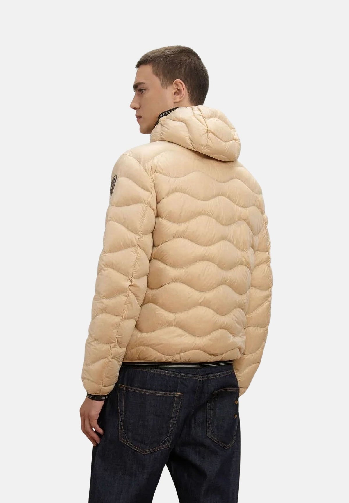 BLAUER Piumino WAVE COLORS DOWN Yellow 236 giallo sabbia chiaro da uomo in nylon micro rip semitrasparente, con imbottitura naturale in piuma d'anatra colorata, cappuccio fisso, zip frontale integrale, trapuntatura orizzontale a onde, tasche laterali 26WBLUC03186-007783 236 BLAUER 