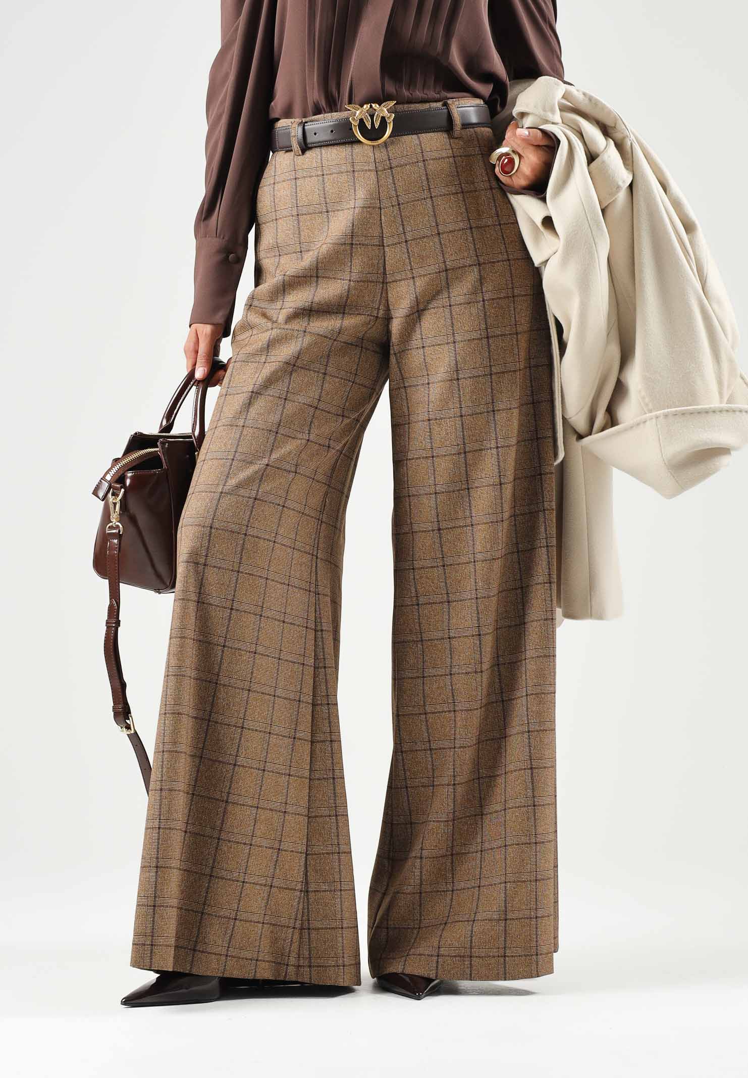 BOHEMIAN VI Pantaloni tartan marroni  per donna dal taglio ampio a palazzo, vita regolare e raffinato motivo geometrico BHPA061 UN BOHEMIAN VI 