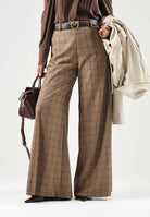BOHEMIAN VI Pantaloni tartan marroni  per donna dal taglio ampio a palazzo, vita regolare e raffinato motivo geometrico BHPA061 UN BOHEMIAN VI 