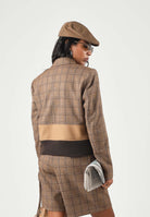 BOHEMIAN VI Giacca GLEN corta sartoriale a quadri marrone cammello da donna GI341 UN BOHEMIAN VI 