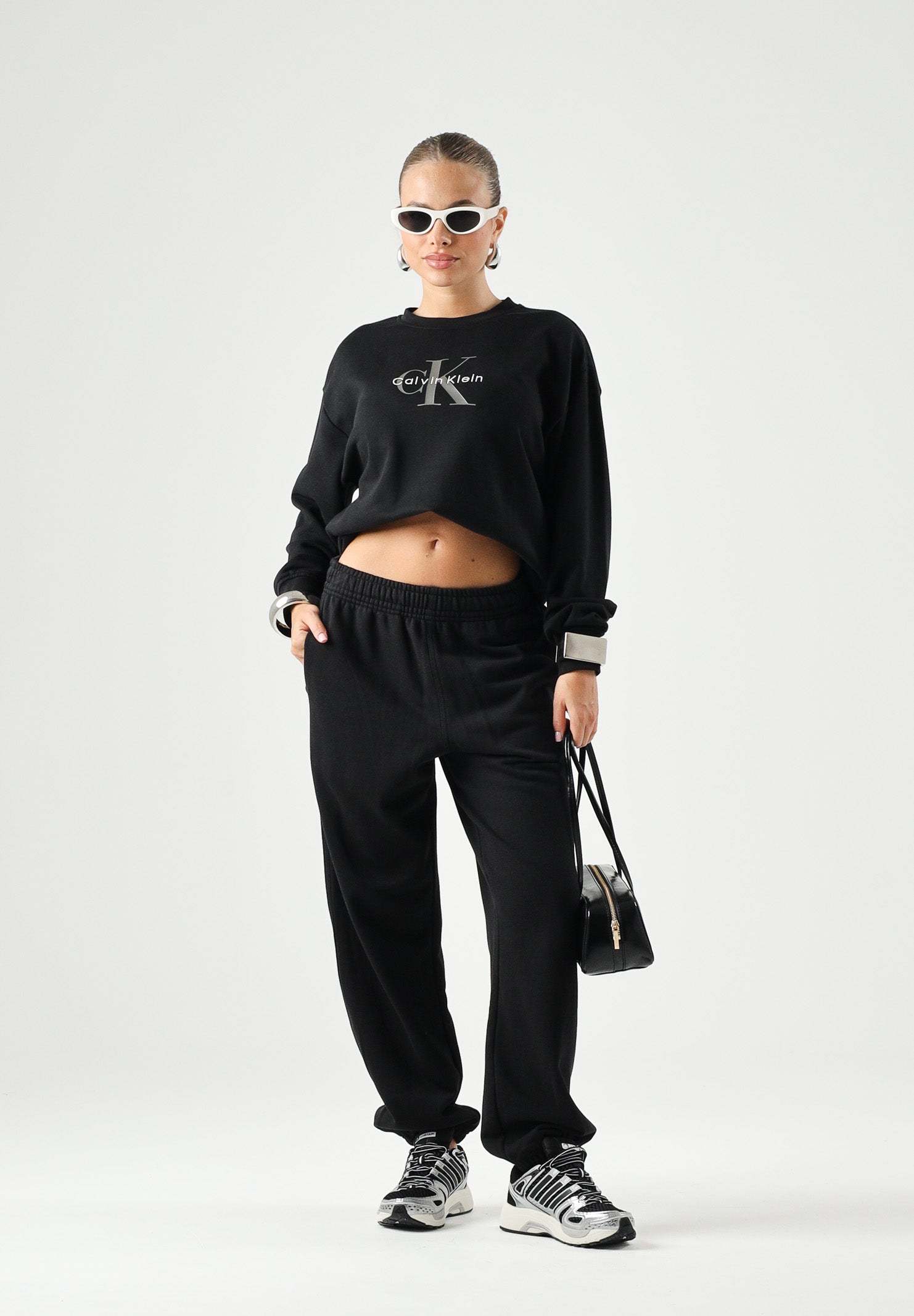 CALVIN KLEIN Fellpa girocollo LS MONOLOGO FRENCH TERRY nera da donna con maxi monogramma CK sul davanti LV047B234G UB1 CALVIN KLEIN 