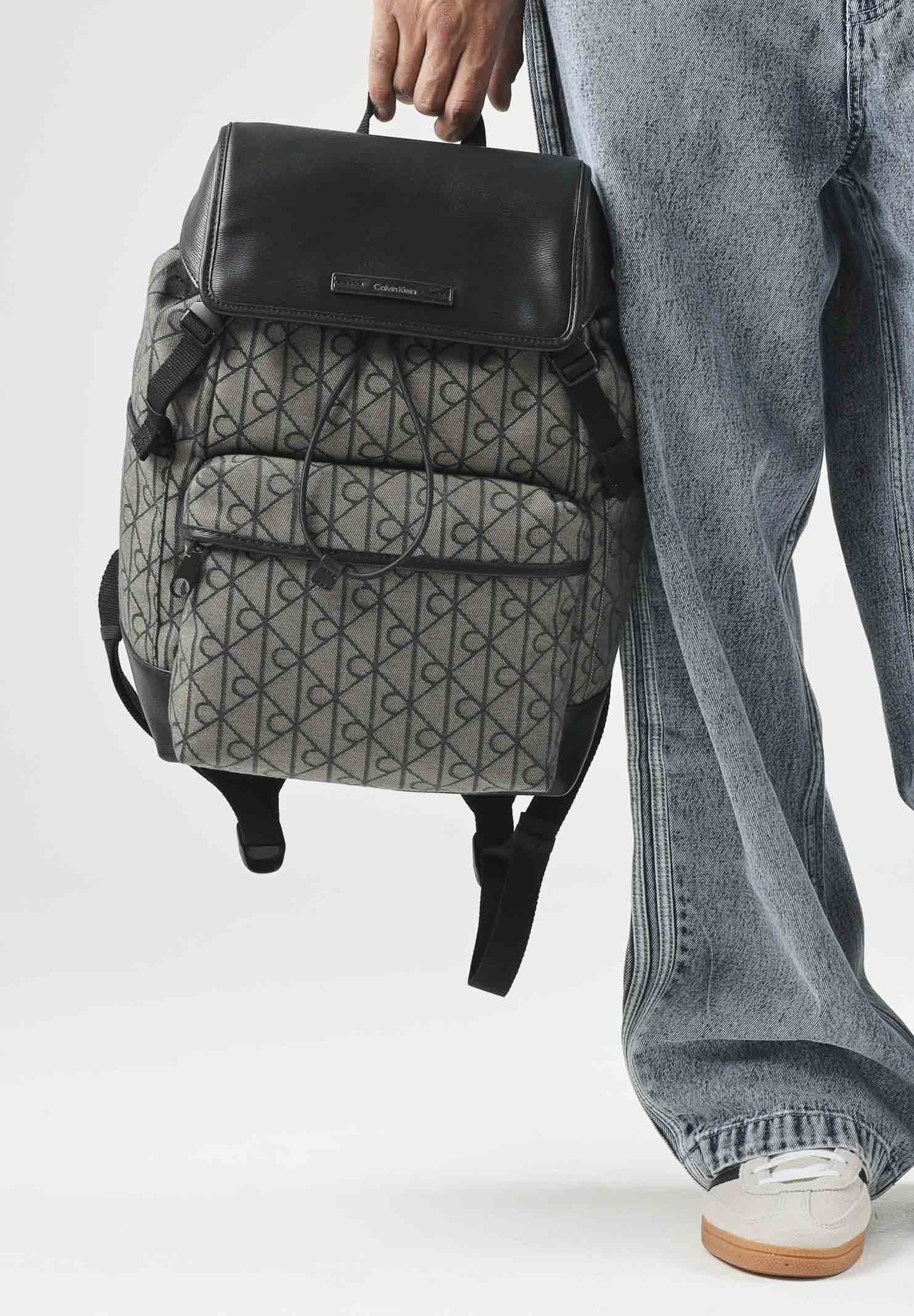 CALVIN KLEIN zaino jacquard con logo impermeabile colore Lotus Beige-Black, beige e nero, unisex. LV04D3378G 7UL CALVIN KLEIN 