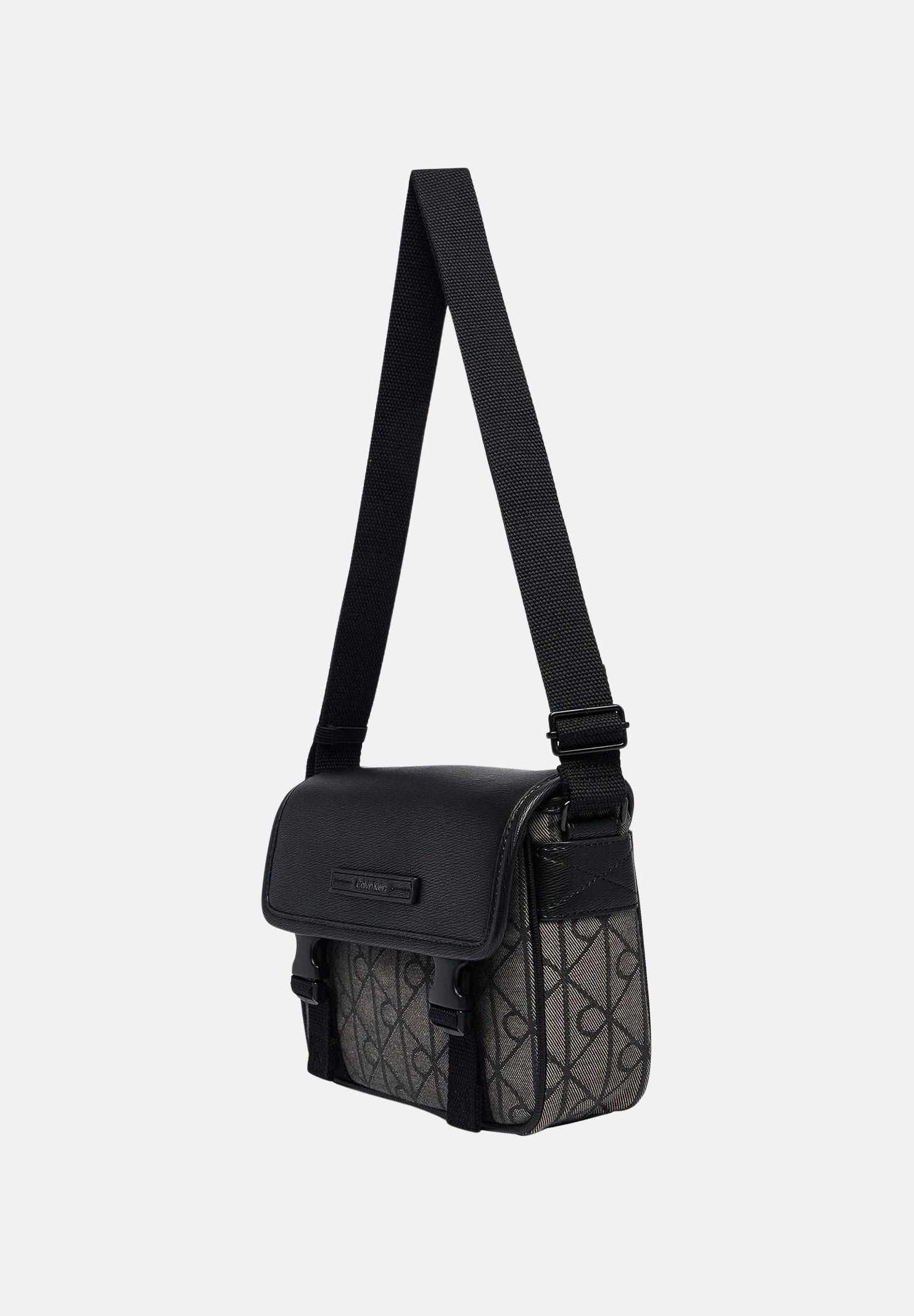 CALVIN KLEIN tracolla con logo monogram colore Lotus Beige-Black, beige e nero, uomo. LV04D3451G 7UL CALVIN KLEIN 