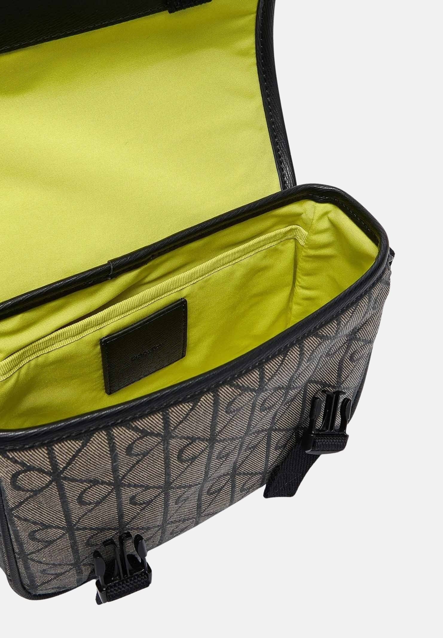 CALVIN KLEIN tracolla con logo monogram colore Lotus Beige-Black, beige e nero, uomo. LV04D3451G 7UL CALVIN KLEIN 