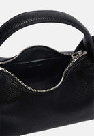 CALVIN KLEIN Borsa a spalla nero da donna con manico strutturato e tracolla logata. LV04F3892G UB1 CALVIN KLEIN 
