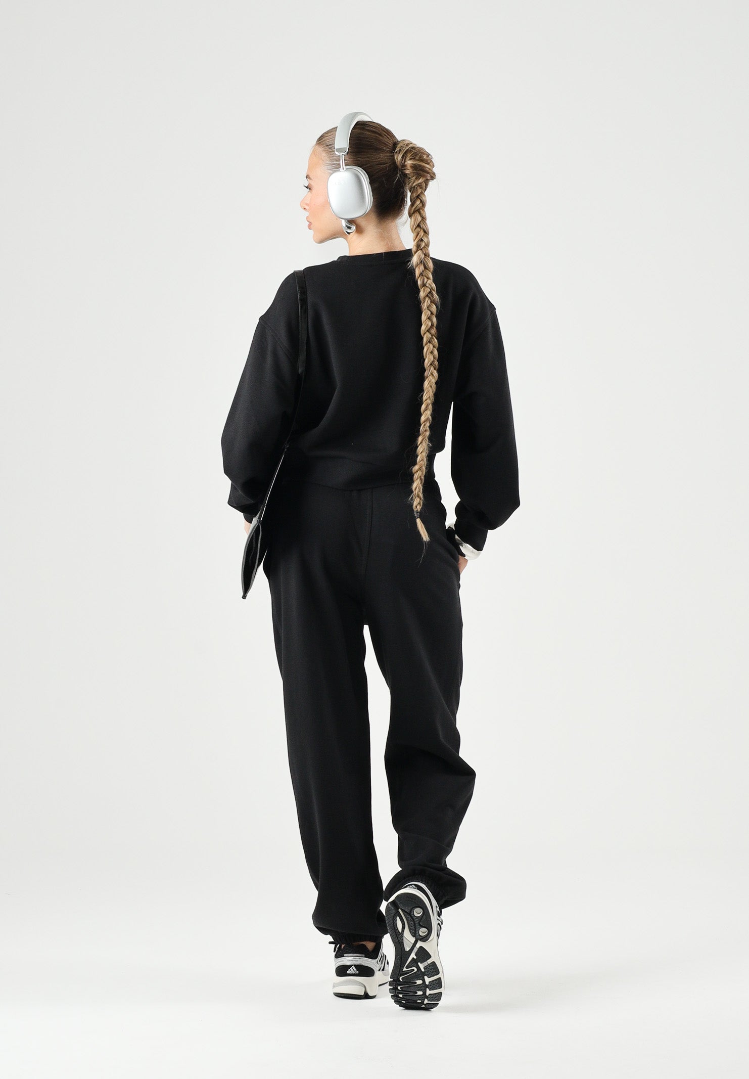 CALVIN KLEIN JEANS Felpa FRENCH TERRY, nera, da donna con logo CK minimal<BR/> LV047C911G UB1 CALVIN KLEIN JEANS 