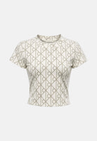 CALVIN KLEIN JEANS T-shirt EMBLEM PRINT tofu avorio, bianco, da donna con motivo geometrico monogramma CK all-over.<BR/> LV047G830G YAS CALVIN KLEIN JEANS 