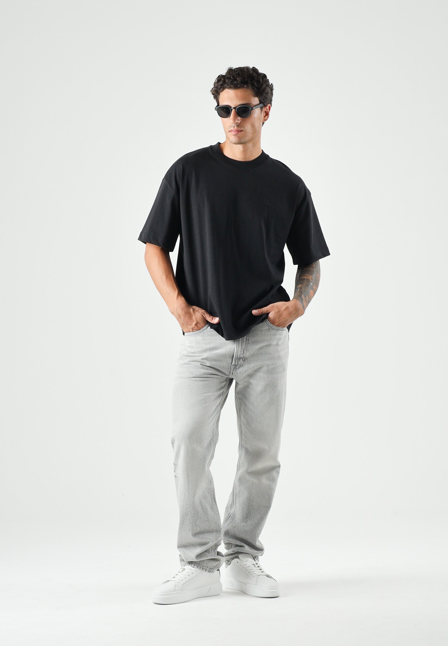 CALVIN KLEIN JEANS T-shirt EMBOSSED colore Black, nero, da uomo. LV04RAB806 UB1 CALVIN KLEIN JEANS 