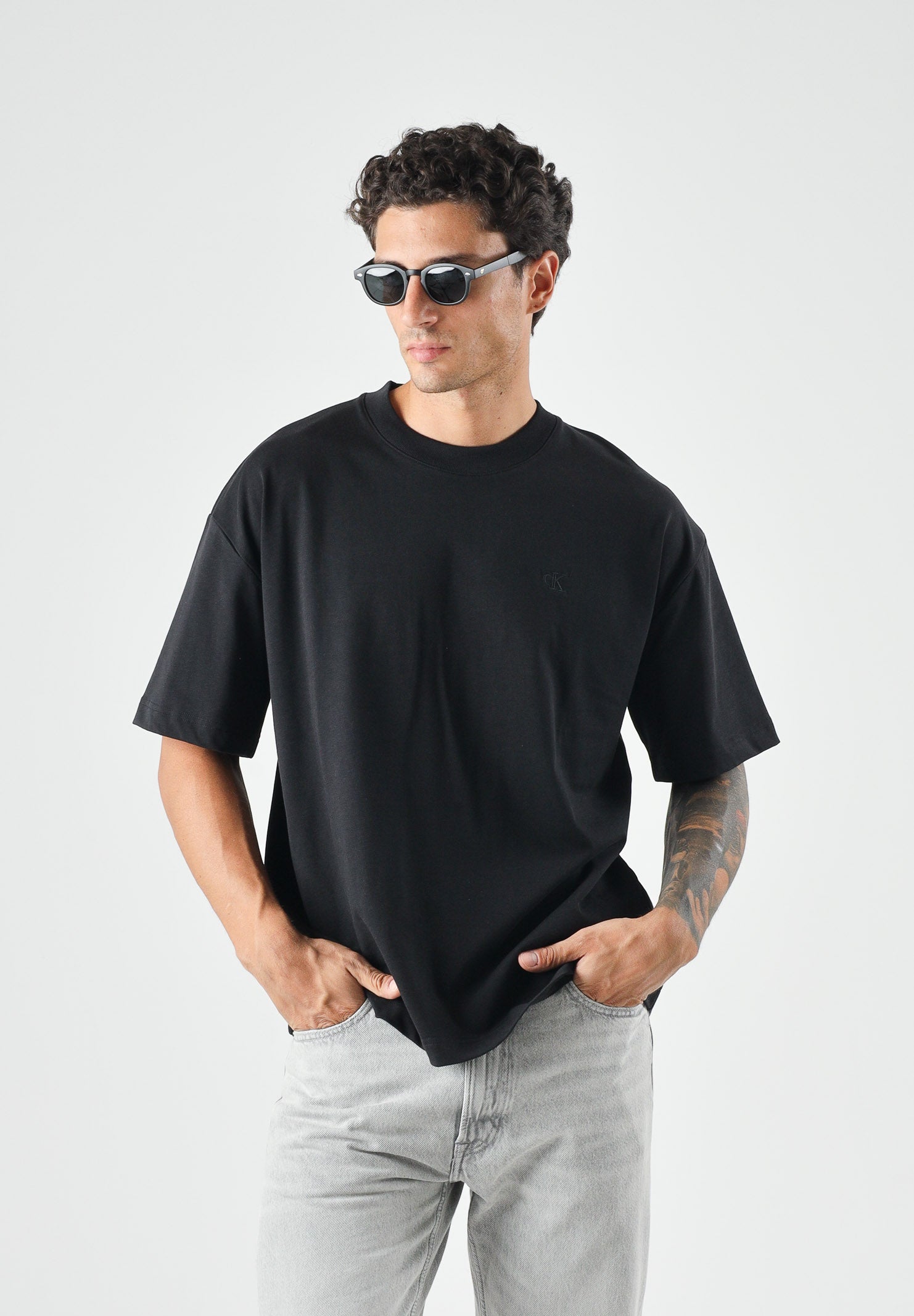 CALVIN KLEIN JEANS T-shirt EMBOSSED colore Black, nero, da uomo. LV04RAB806 UB1 CALVIN KLEIN JEANS 