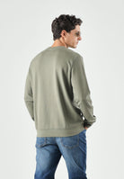 CALVIN KLEIN JEANS Felpa girocollo Dusty Olive, verde oliva, da uomo con patch logo e motivo in tinta unita. LV04RG268G LDY CALVIN KLEIN JEANS 