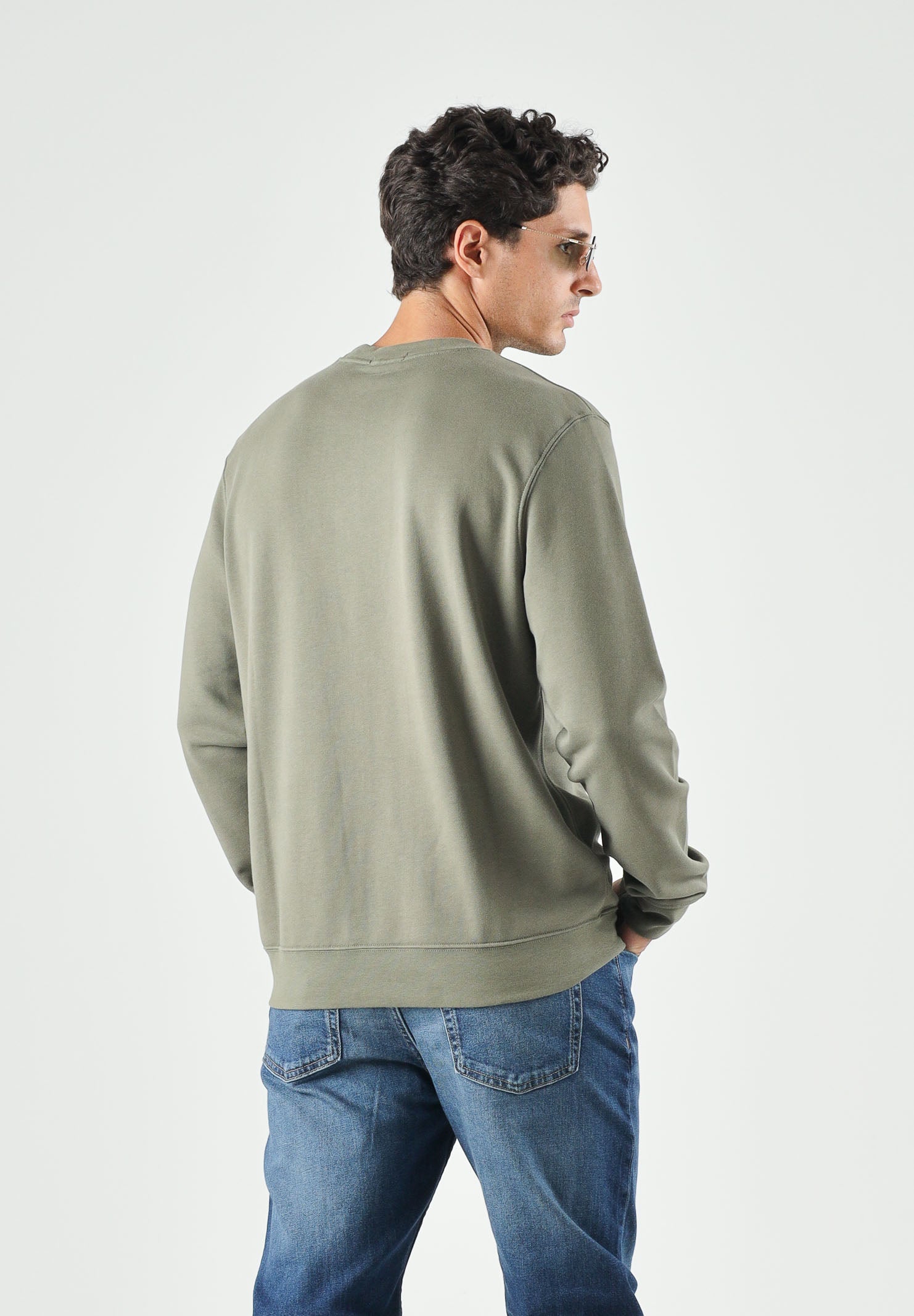 CALVIN KLEIN JEANS Felpa girocollo Dusty Olive, verde oliva, da uomo con patch logo e motivo in tinta unita. LV04RG268G LDY CALVIN KLEIN JEANS 