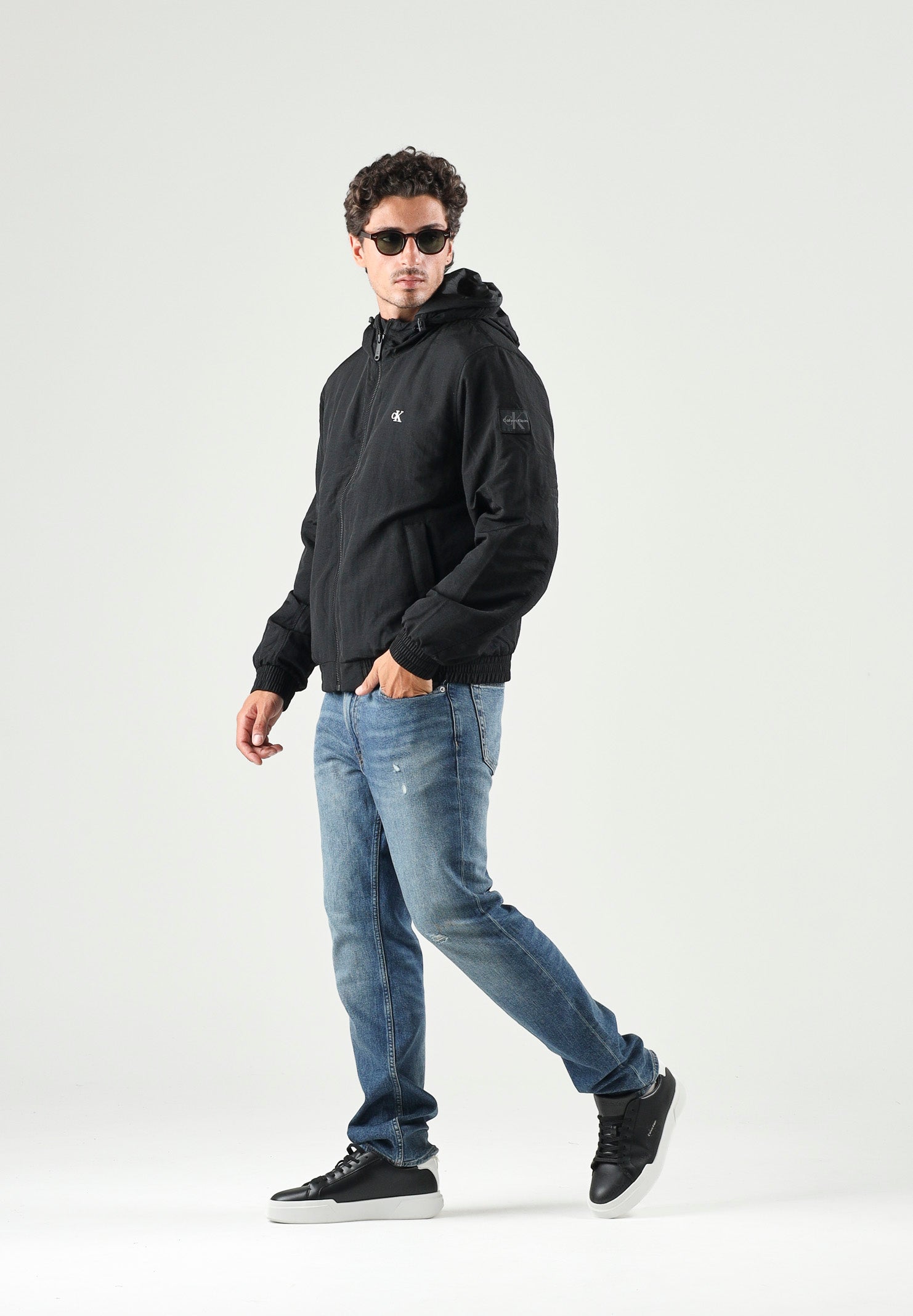 CALVIN KLEIN JEANS Giubbotto con cappuccio nero da uomo con logo iconico LV04RG501G UB1 CALVIN KLEIN JEANS 