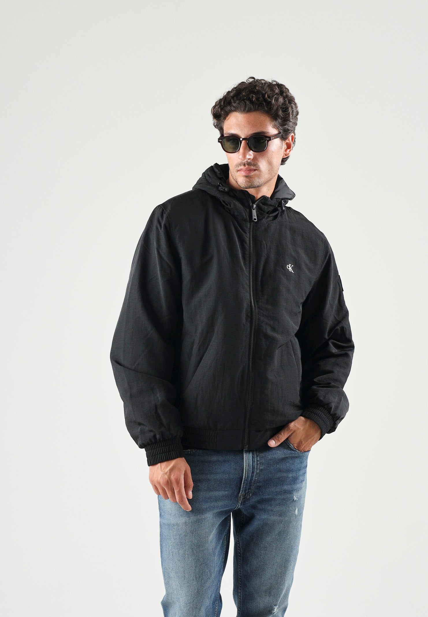 CALVIN KLEIN JEANS Giubbotto con cappuccio nero da uomo con logo iconico LV04RG501G UB1 CALVIN KLEIN JEANS 