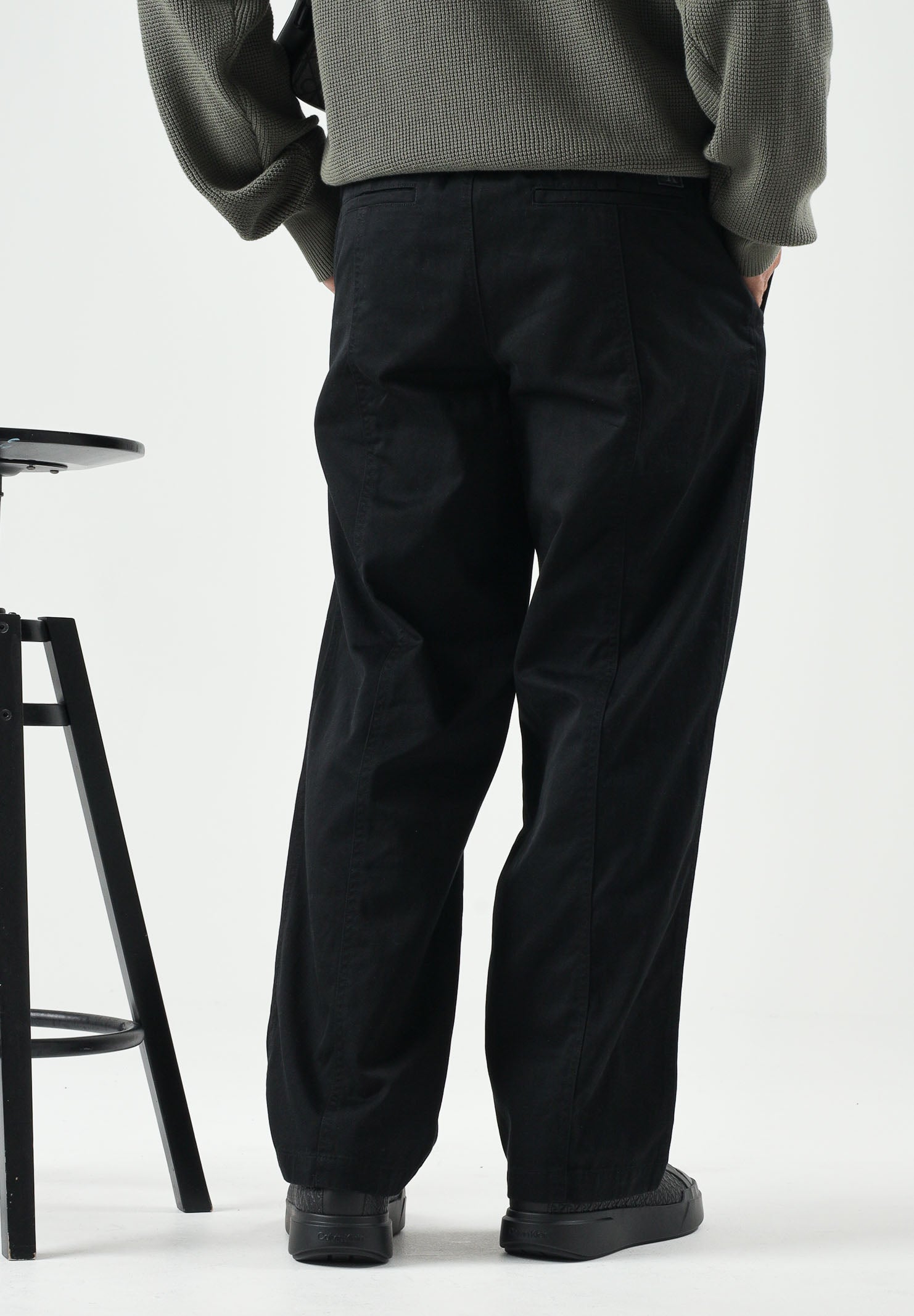 CALVIN KLEIN JEANS Pantaloni baggy in twill di cotone colore Black, nero, da uomo. LV04RG615G UB1 CALVIN KLEIN JEANS 