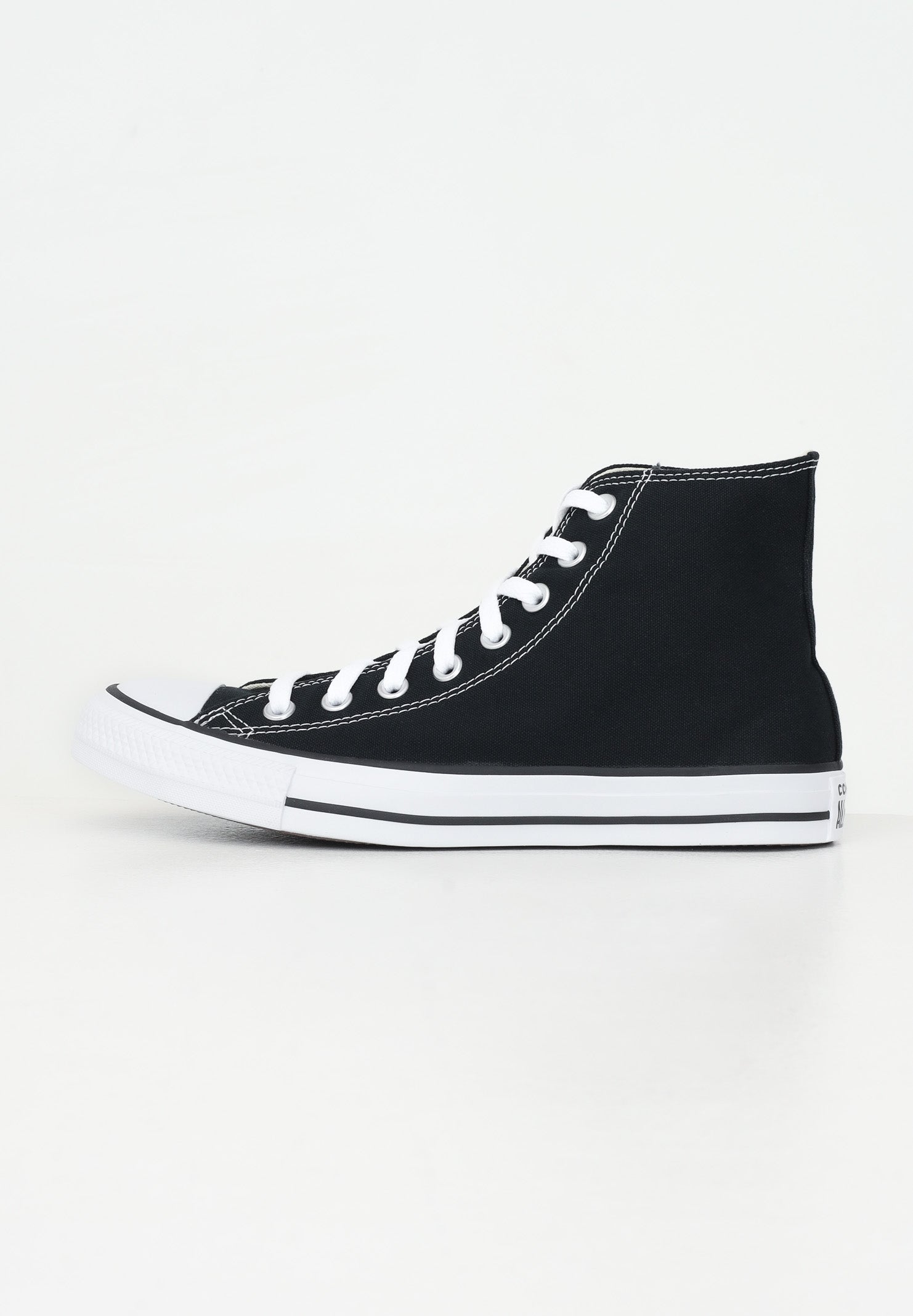 Sneakers CHUCK TAYLOR ALL STAR CLASSIC nere per uomo e donna M9160C . CONVERSE 