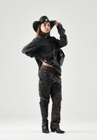 DIESEL Pantaloni PJAKE camouflage verde, colore basico verde, donna. J02958KXBT8 K50C DIESEL 