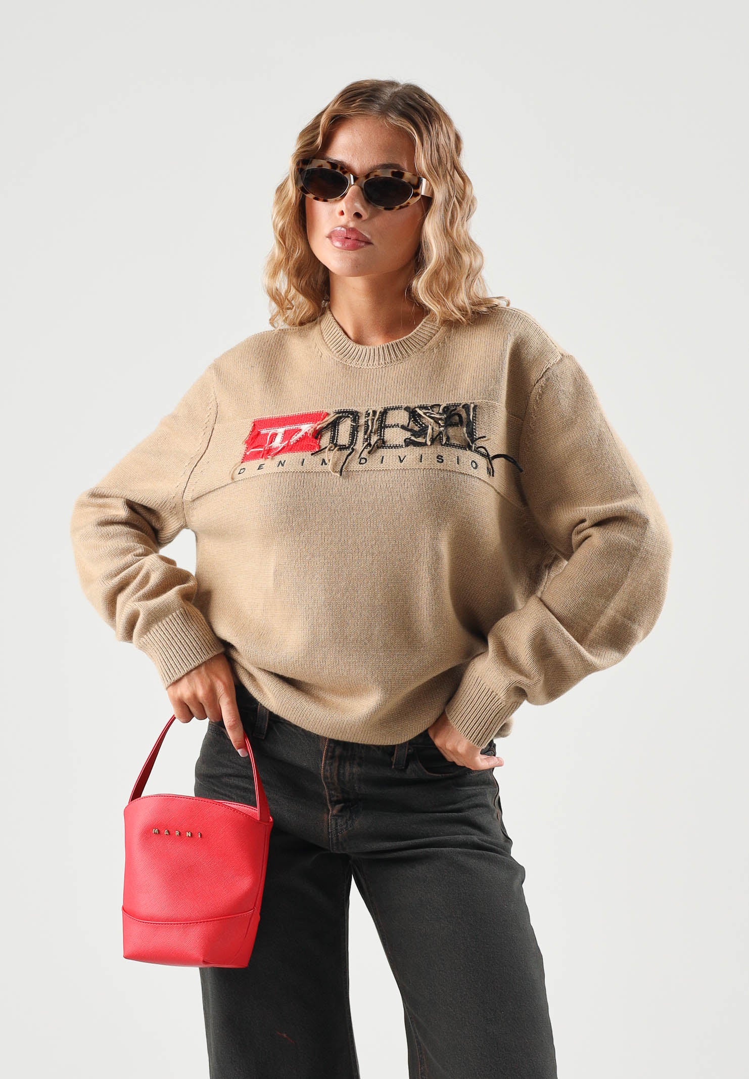 DIESEL Maglione girocollo sandy-sabbia per donna, ragazza e bambina  con grafica logo stampata. J02981KYAYX K708 DIESEL 