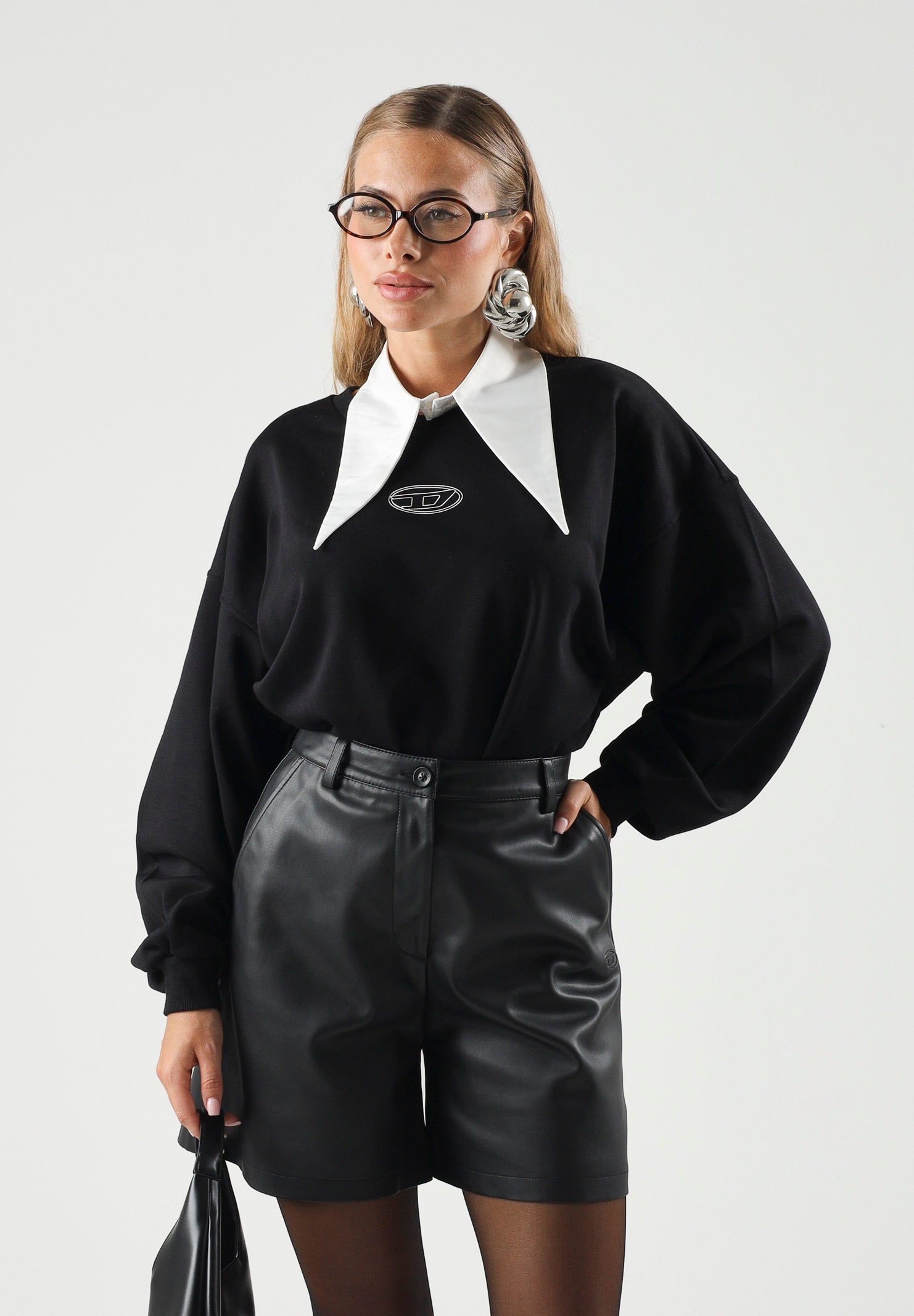 DIESEL Felpa SALILLY nera, per donna, ragazzi e  bambini  con logo Oval D frontale e linea morbida. J03017KYAZ3 K900 DIESEL 