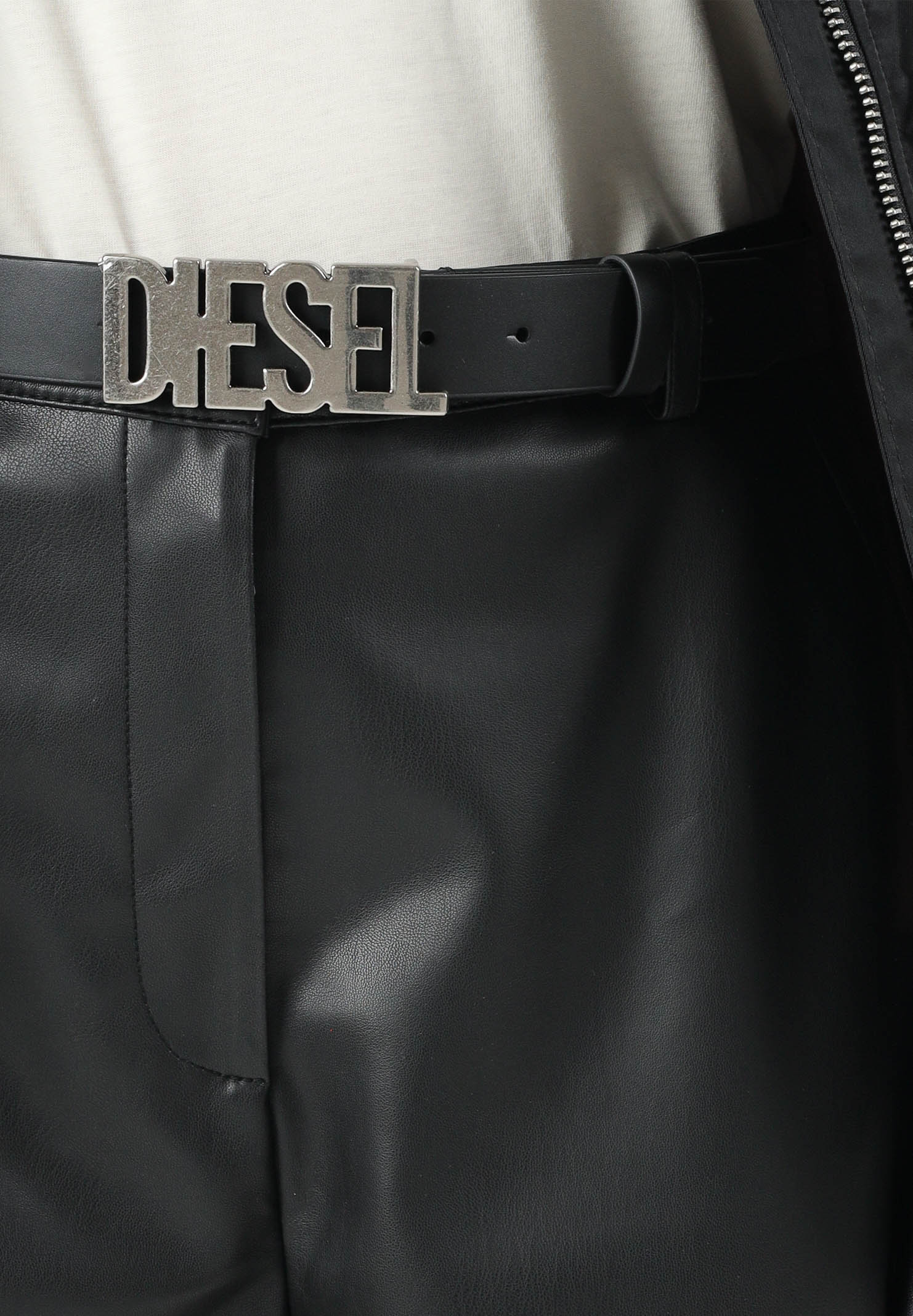 DIESEL Cintura nera per uomo e donna  in pelle con maxi fibbia logata in metallo. J03134KXBLR K900 DIESEL 