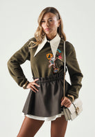 DSQUARED2 Felpa girocollo tarmac-verde per donna, ragazzi e bambini con applicazioni patch DQ3398D0AI5 DQ558 DSQUARED2 