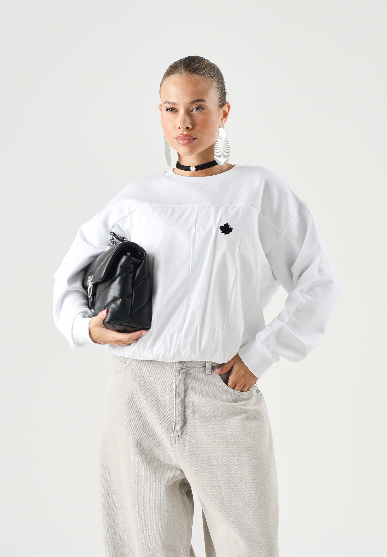 DSQUARED2 Felpa girocollo con logo, bianca, per donna, ragazzi e bambini con ricamp frontale. DQ3451D0AJ2 DQ100 DSQUARED2 