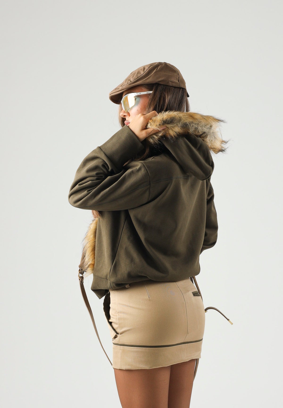 DSQUARED2 Felpa con cappuccio tarmac green verde militare, per donna, ragazza e bambina , con bordo in eco pelliccia. DQ3469D0AJ9 DQ558 DSQUARED2 