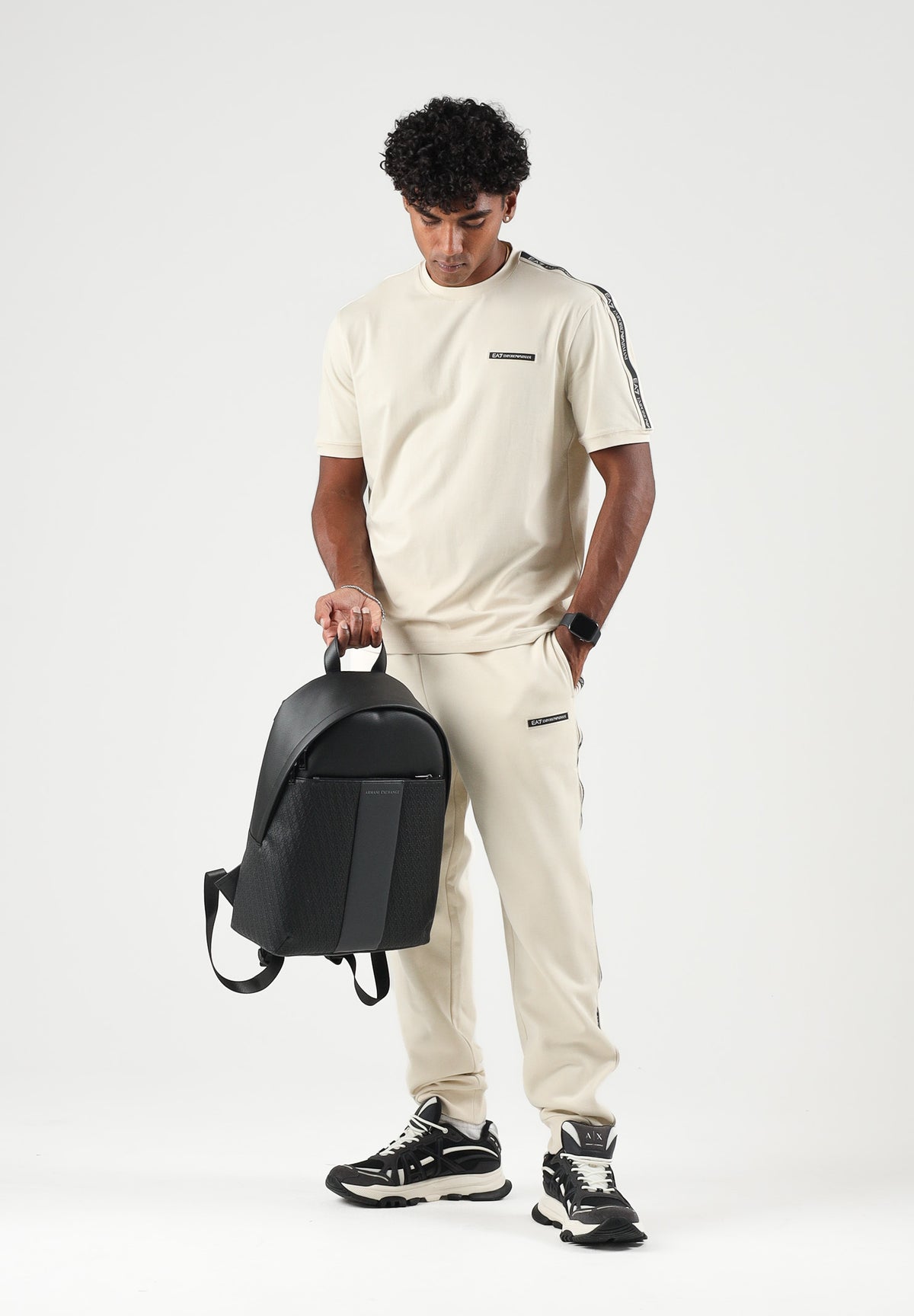 EA7 T-shirt manica corta panna per uomo con bande logate sulle maniche. 7M002189AF10373 U1079 EA7 