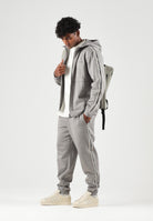 EA7 Pantaloni sportivi tortora per uomo con patch logo a contrasto sulla gamba 7M002198AF10377 U8067 EA7 