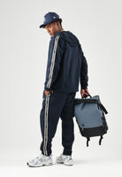 EA7 Pantaloni sportivi blu per uomo con patch logo a contrasto sulla gamba 7M002198AF10377 UB102 EA7 