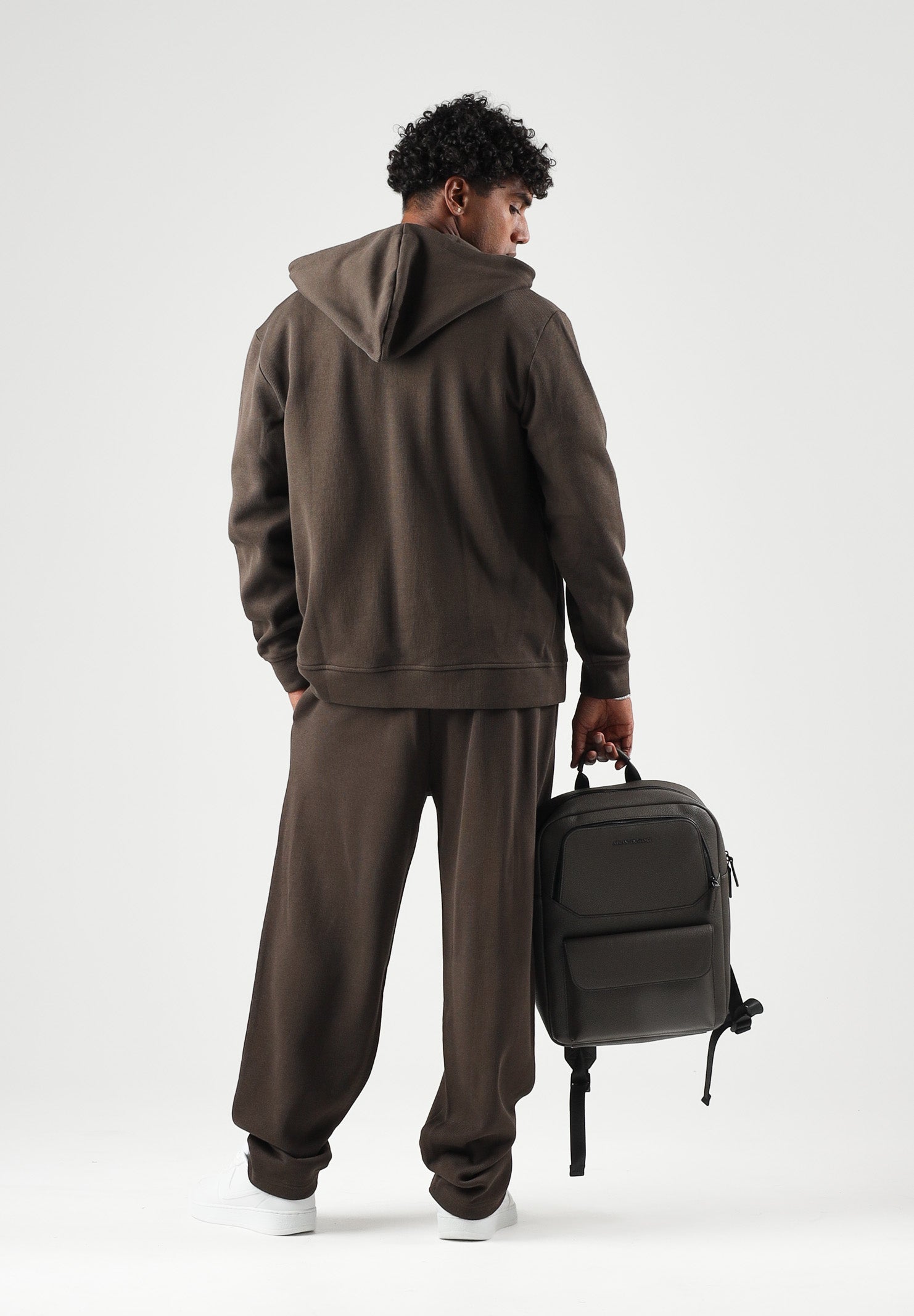 EA7 Pantaloni TRAIN REFINED M PANTS marroni da uomo. 7M002235AF21822 U6027 EA7 