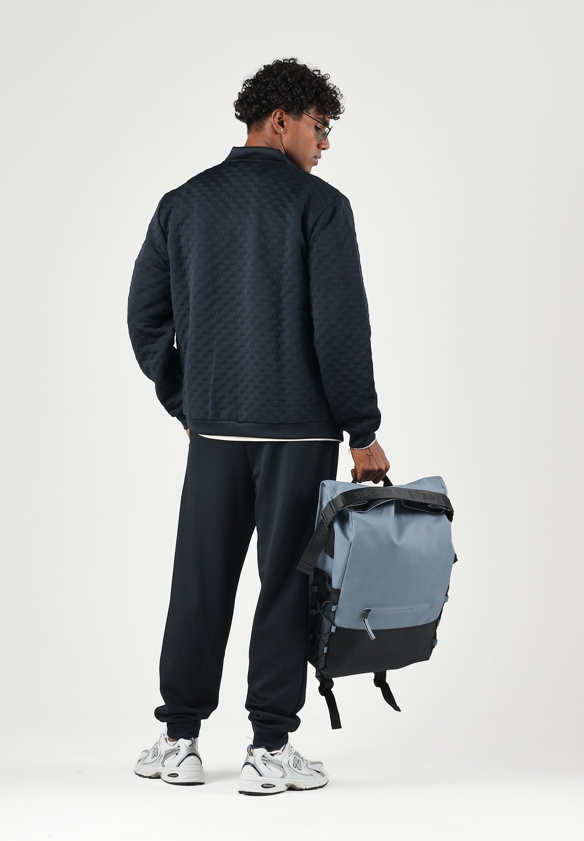 EA7 Felpa con zip blu da  uomo con collo a listino e finiture a costine. 7M002246AF26241 UB102 EA7 