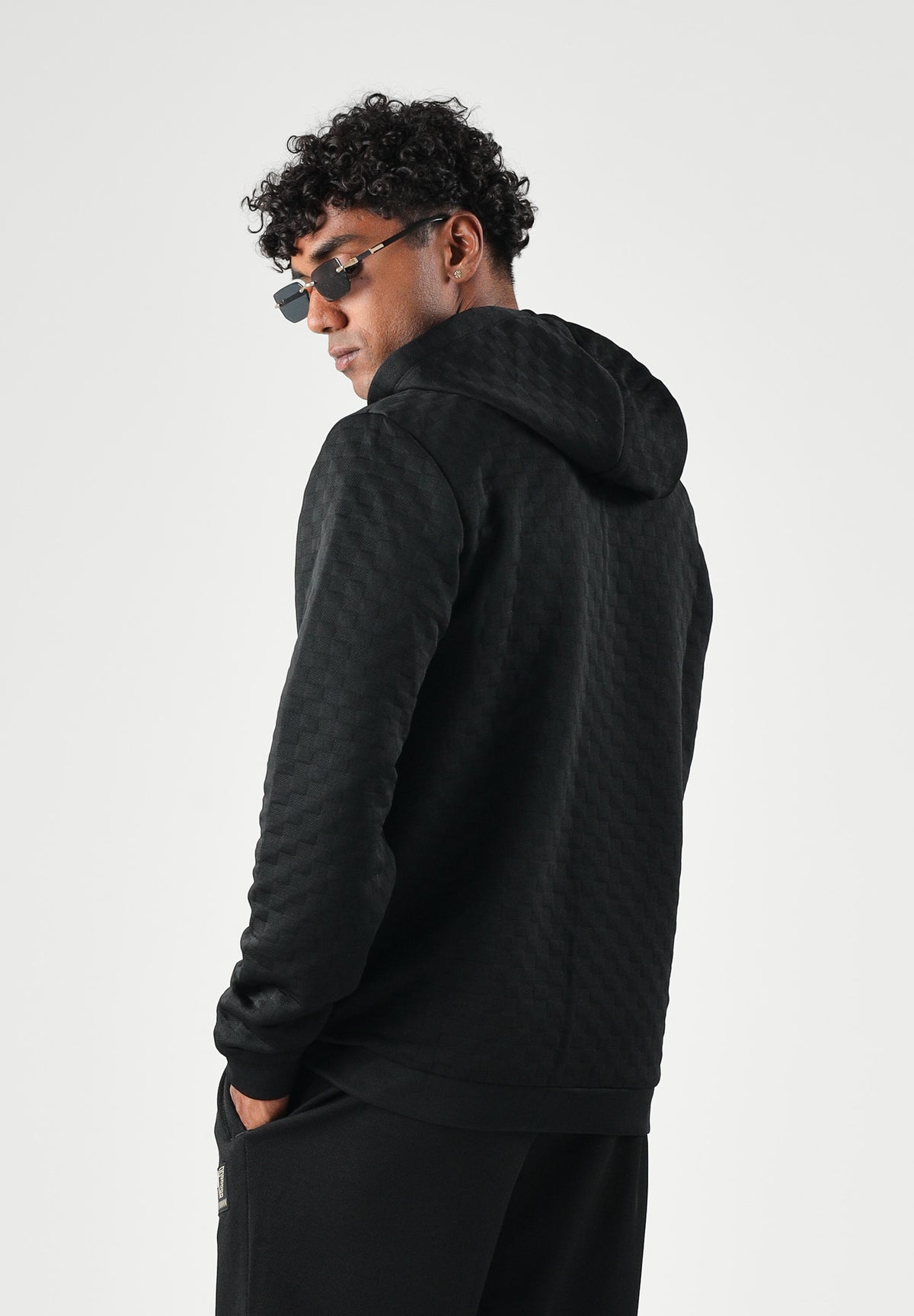 EA7 Felpa con zip TRAIN PREMIUM LABEL HOODIE nera per uomo con cappuccio e logo sul petto. 7M002247AF26241 UC001 EA7 