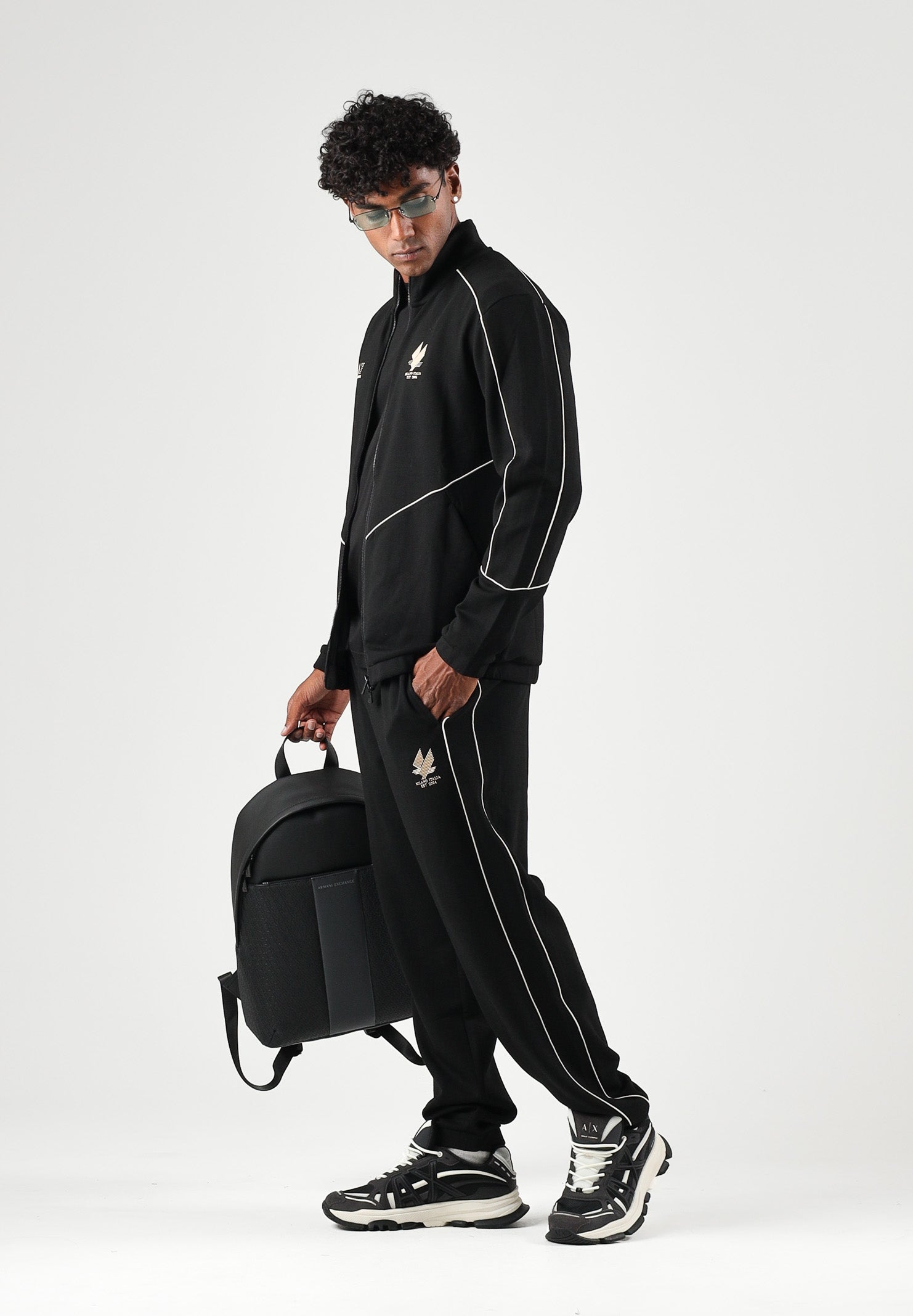 EA7 Tuta sportiva neri per uomo con piping a contrasto, giacca con zip e pantaloni jogger. 7M002259AF21491 UC001 EA7 