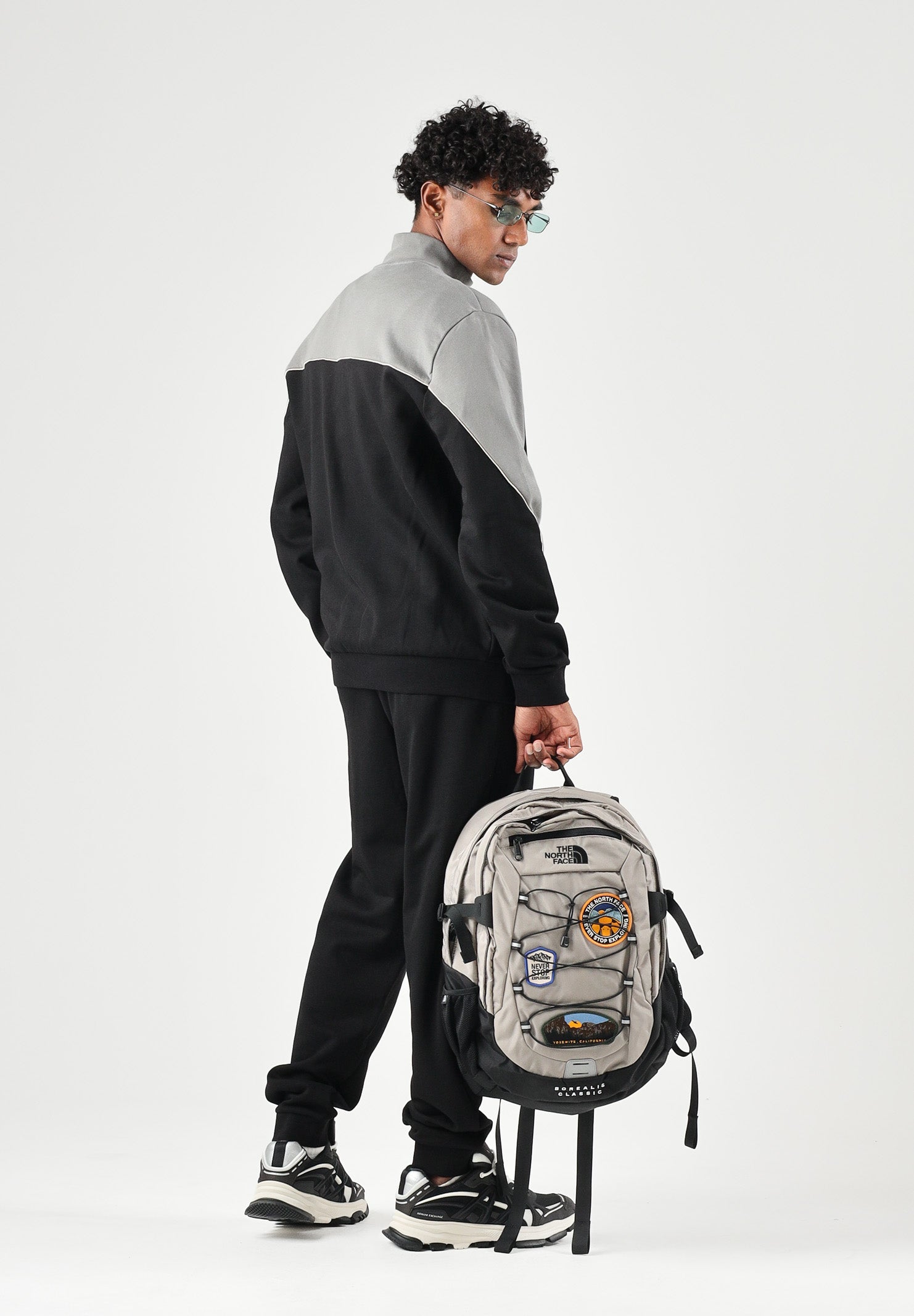 EA7 Tuta nera per uomo con design color block e giacca con zip frontale. 7M002405AF10377 UC001 EA7 