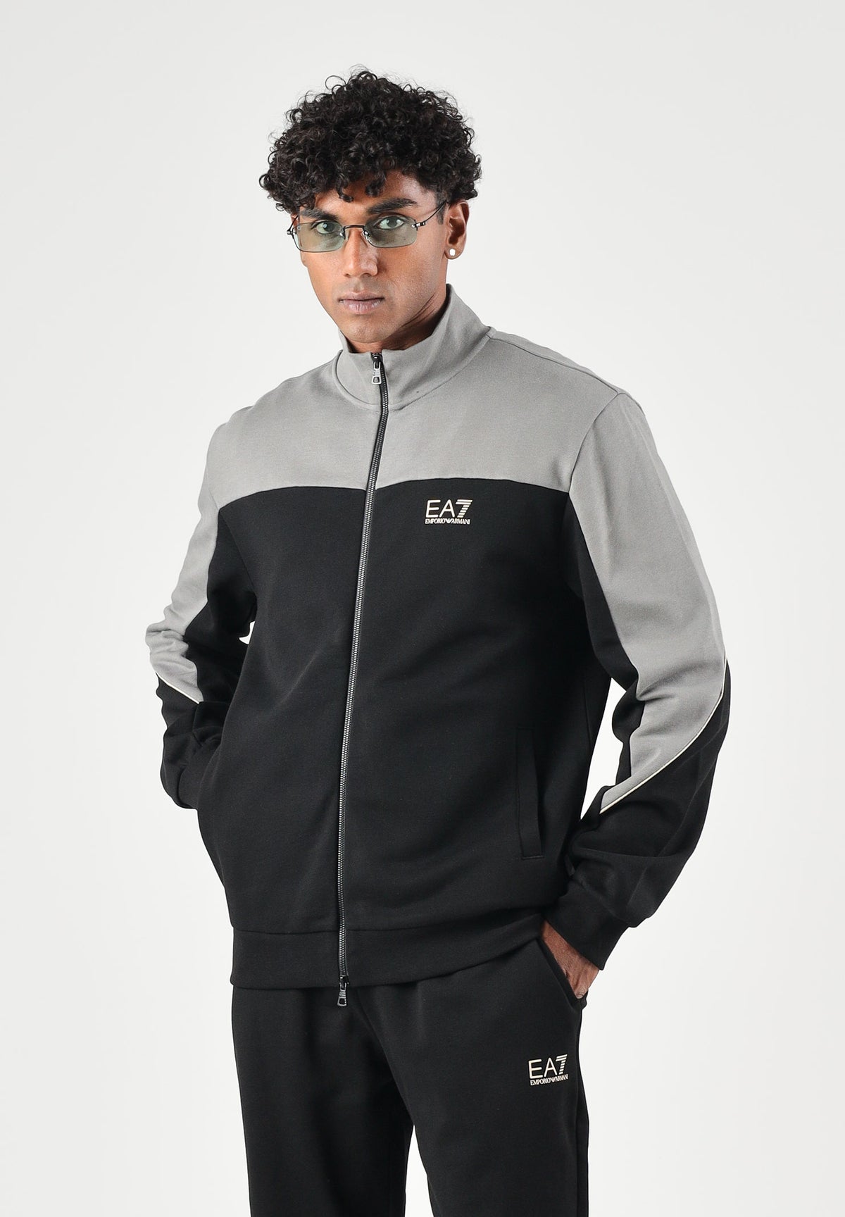 EA7 Tuta nera per uomo con design color block e giacca con zip frontale. 7M002405AF10377 UC001 EA7 