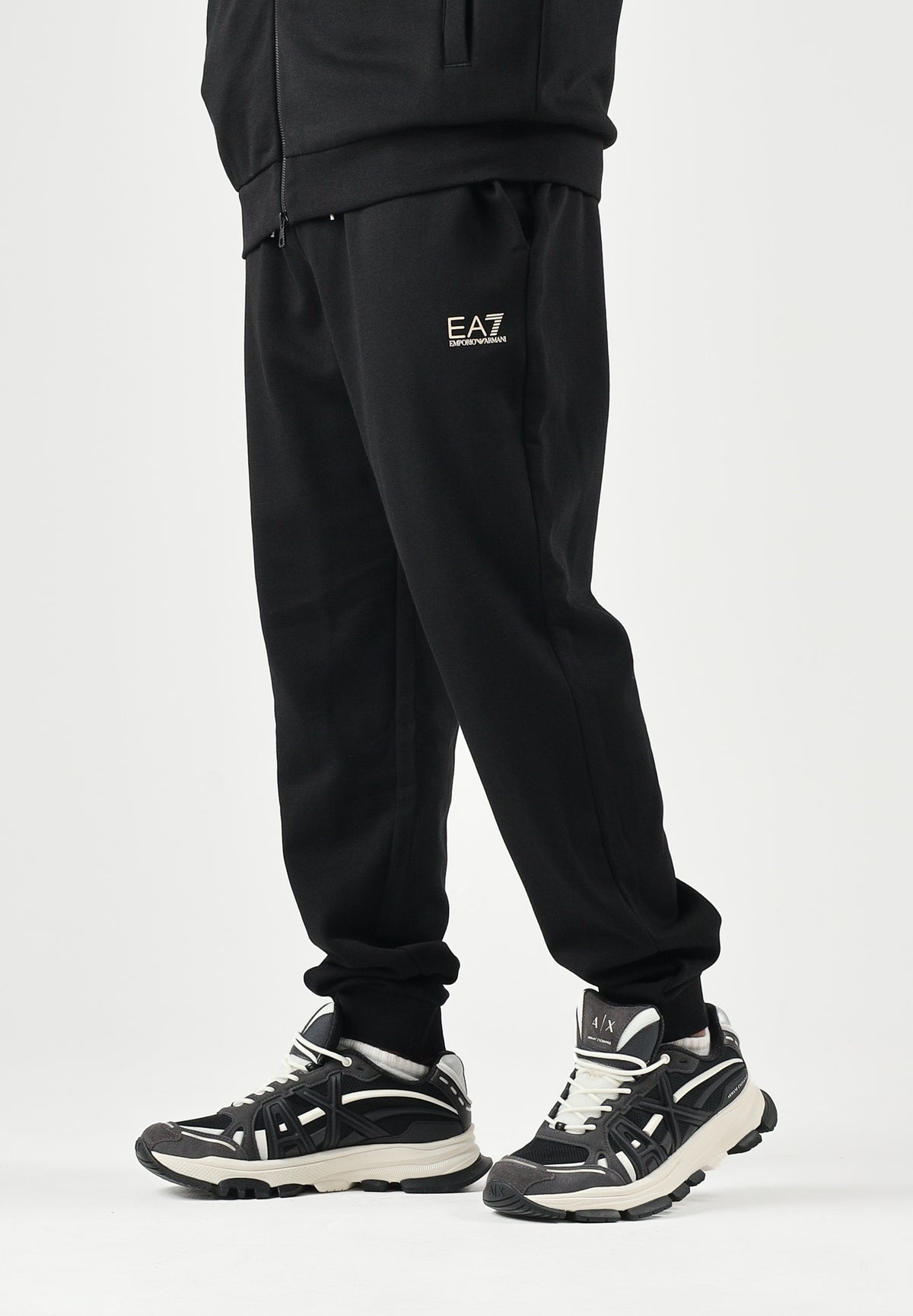 EA7 Tuta nera per uomo con design color block e giacca con zip frontale. 7M002405AF10377 UC001 EA7 